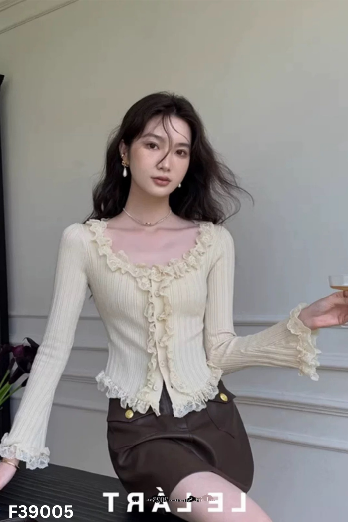 Áo len be phối ren
