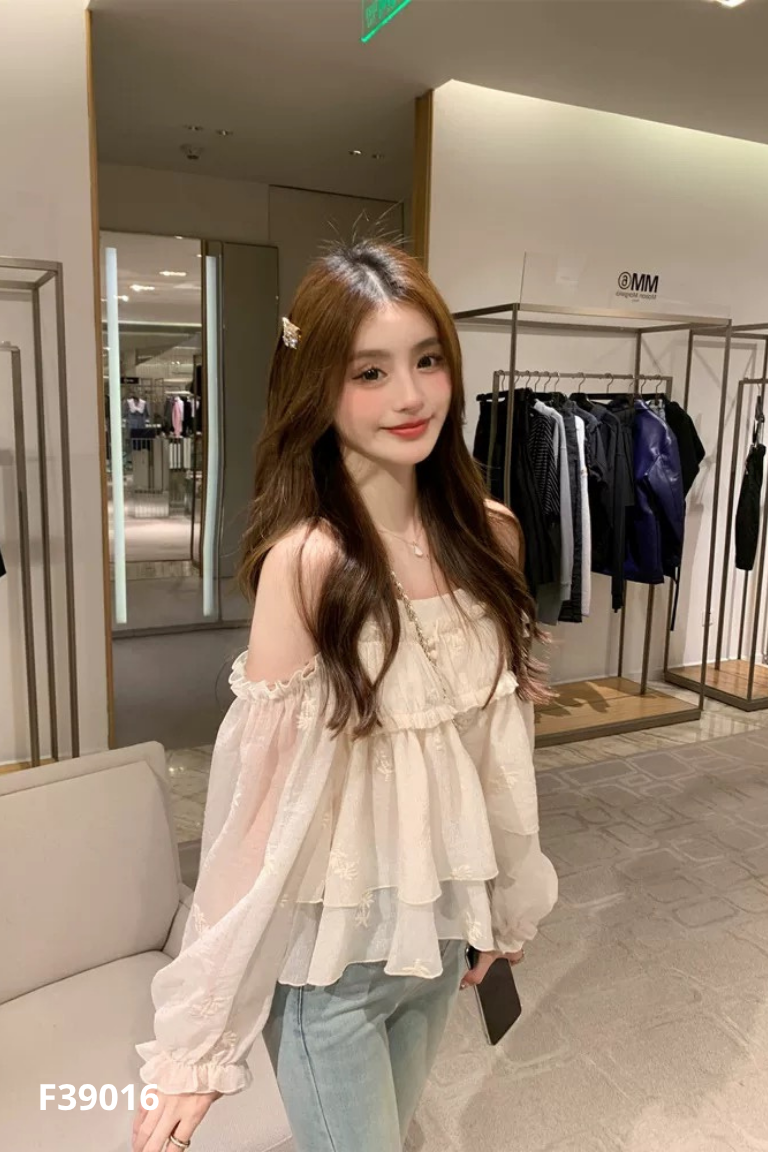 Áo be rớt vai thêu hoa