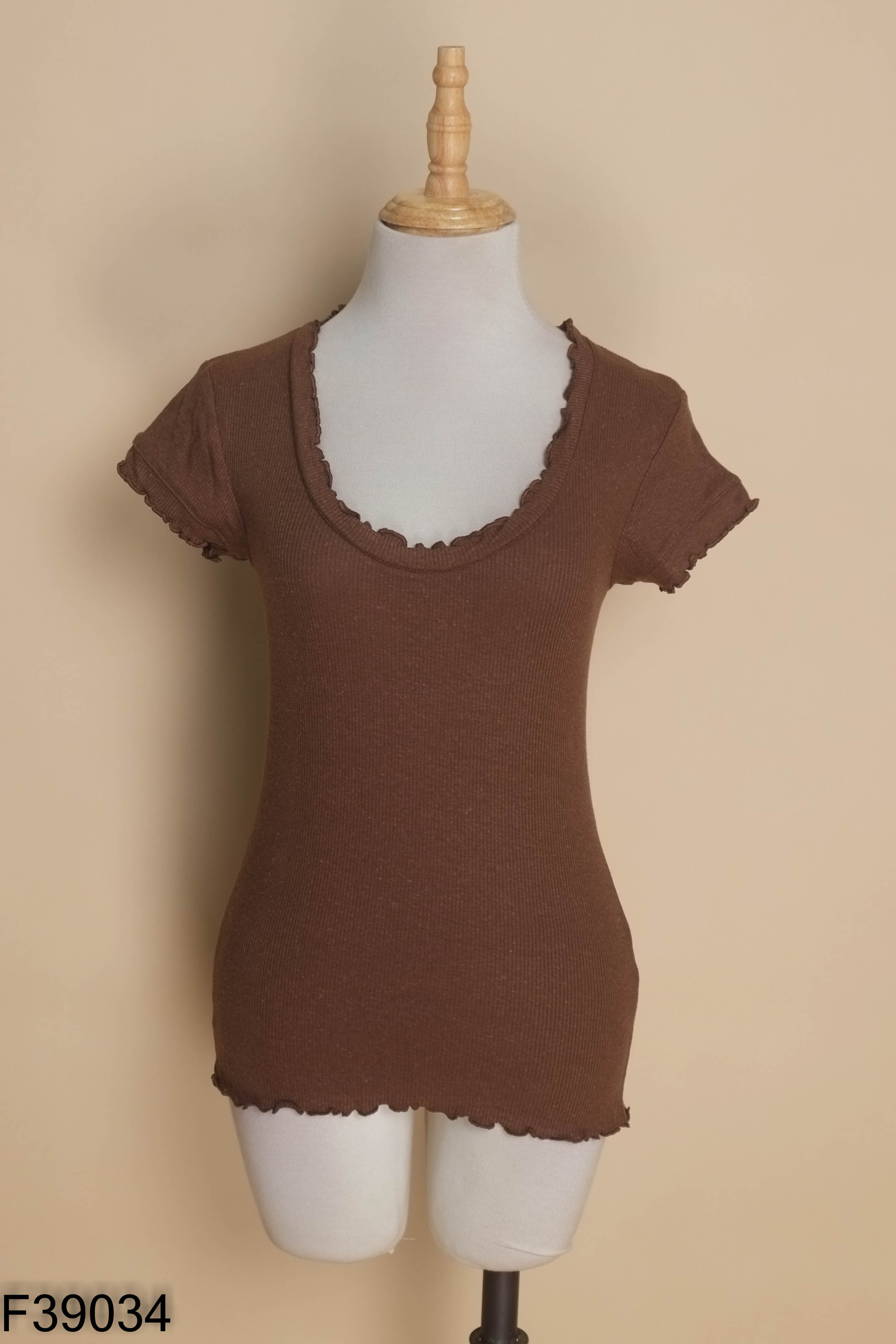 NEWTAG Áo nâu ZARA viền xoắn