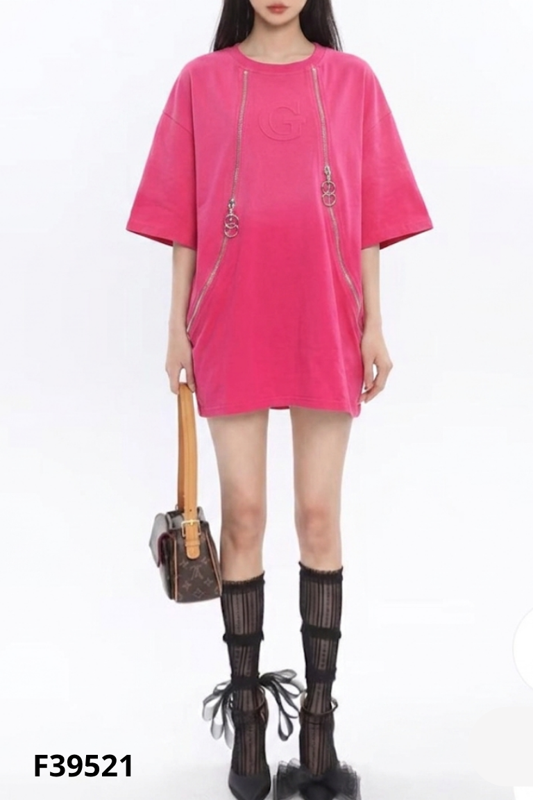 Áo thun hồng phối khóa