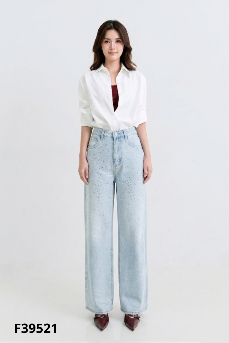 Quần jeans xanh đính đá