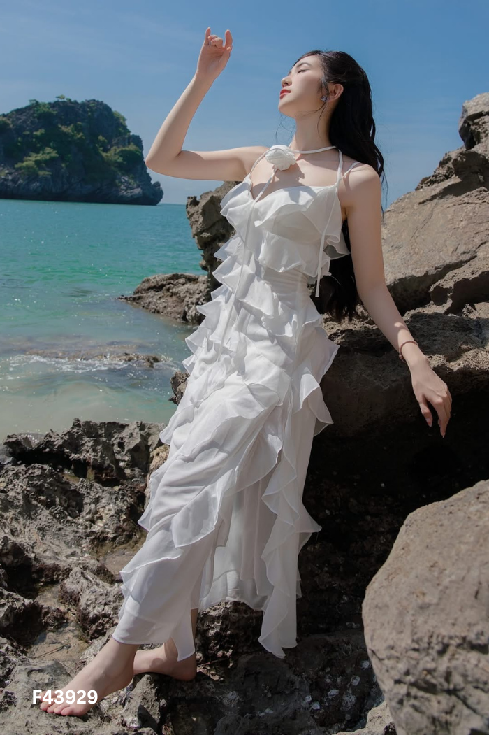 Váy RECHIC hai dây trắng bèo