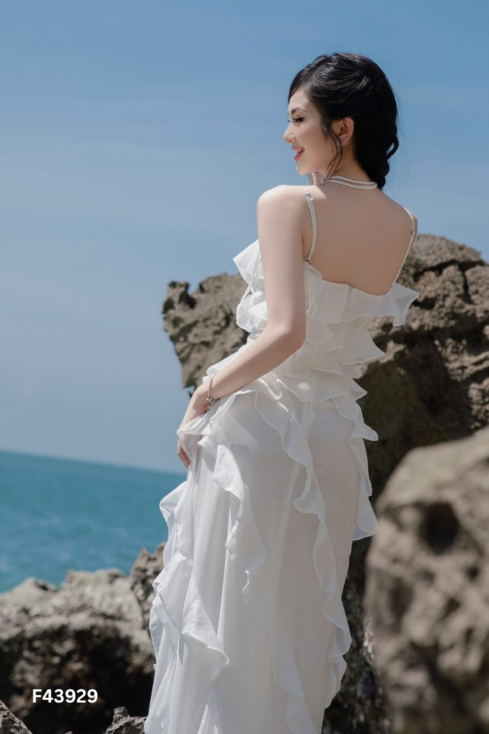 Váy RECHIC hai dây trắng bèo