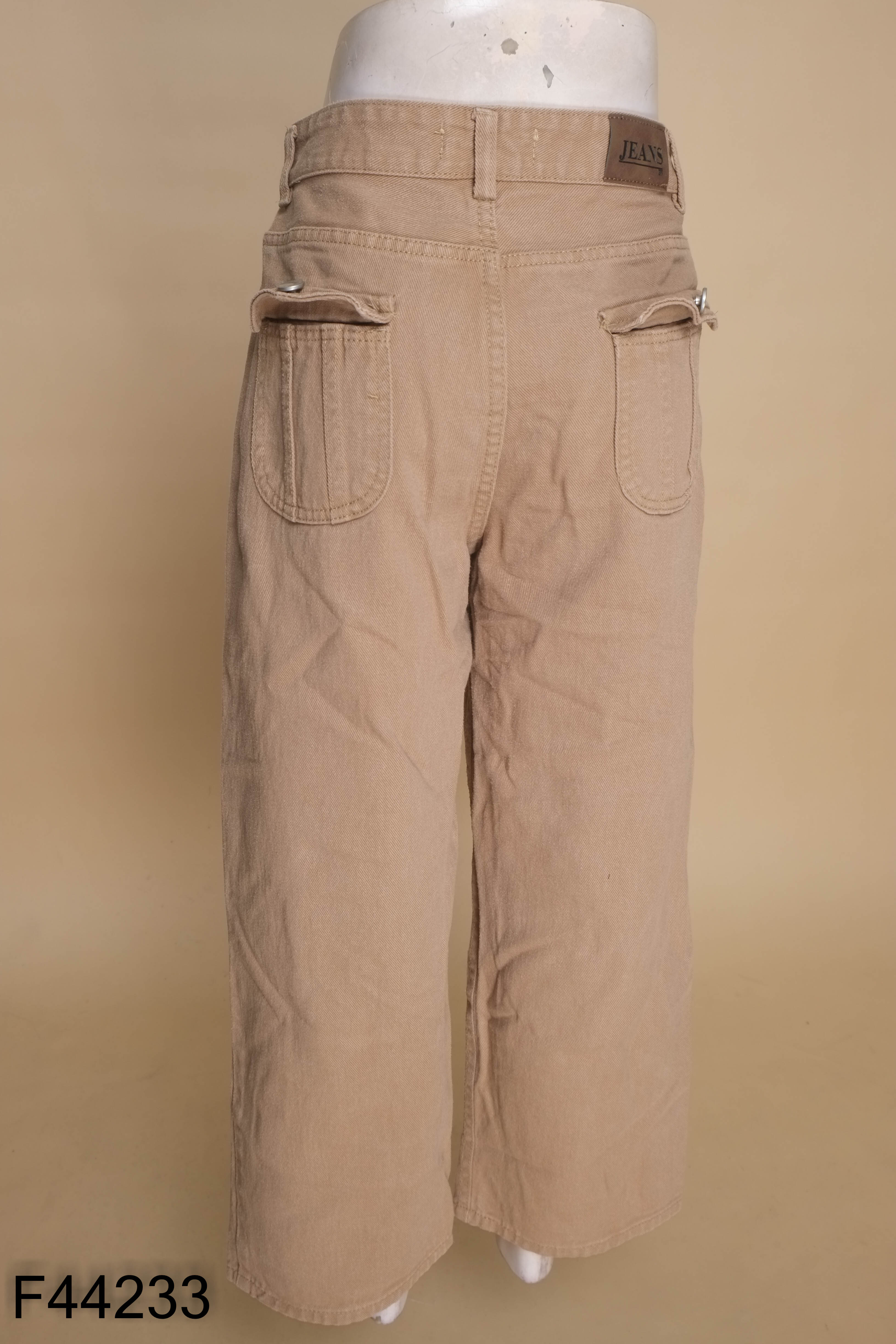Quần jeans nâu suông