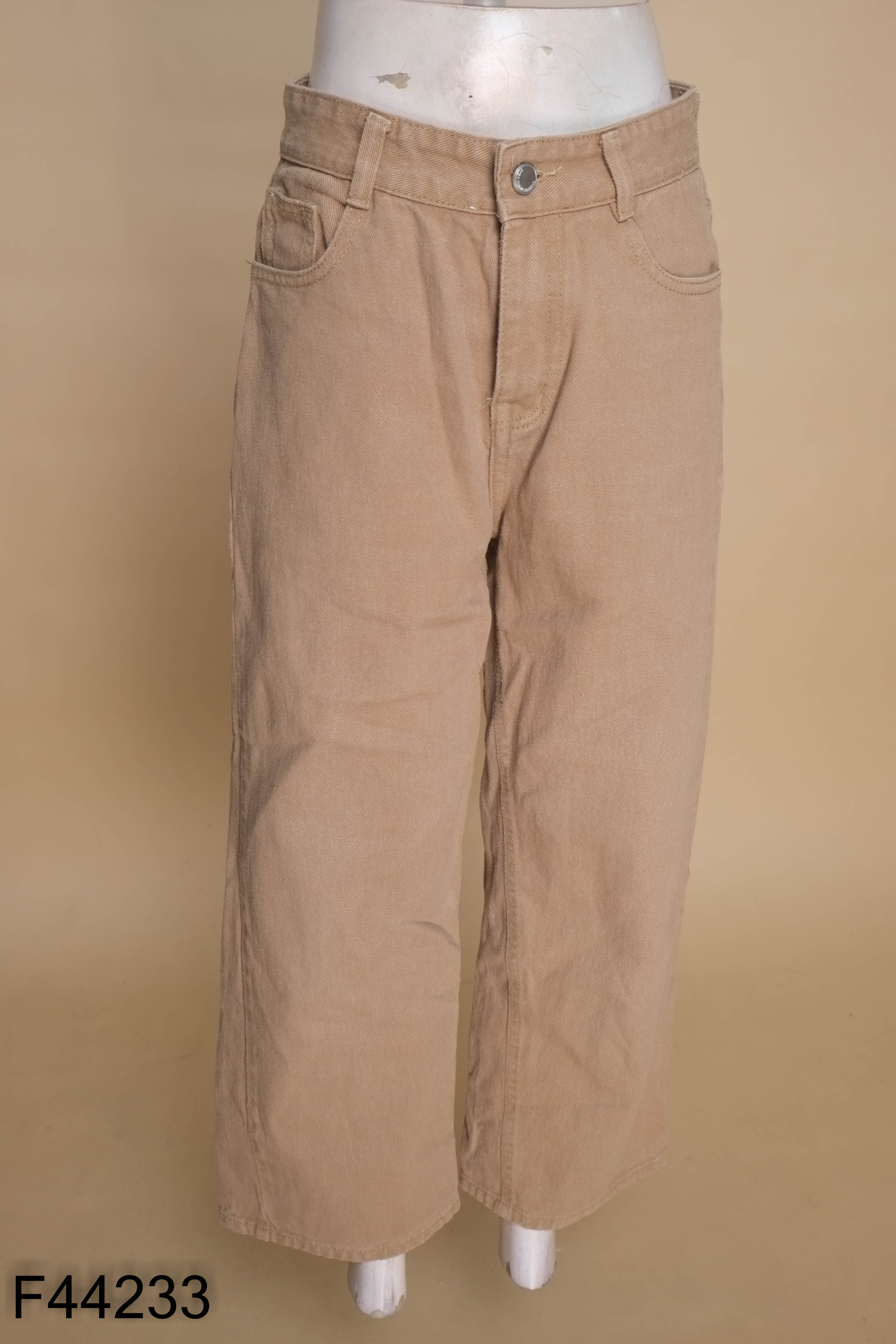 Quần jeans nâu suông