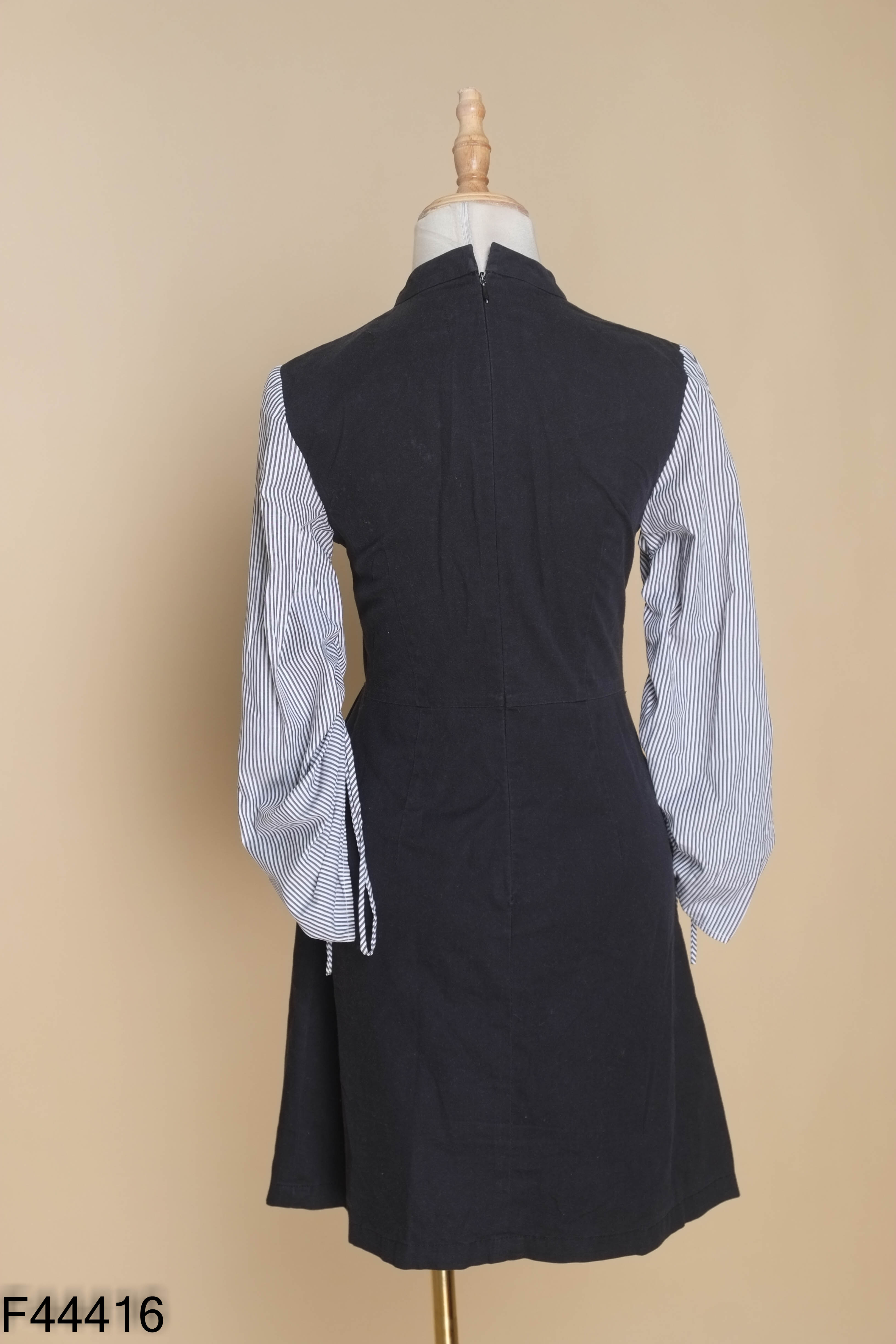 Váy D.CHIC jean đen phối trắng kẻ