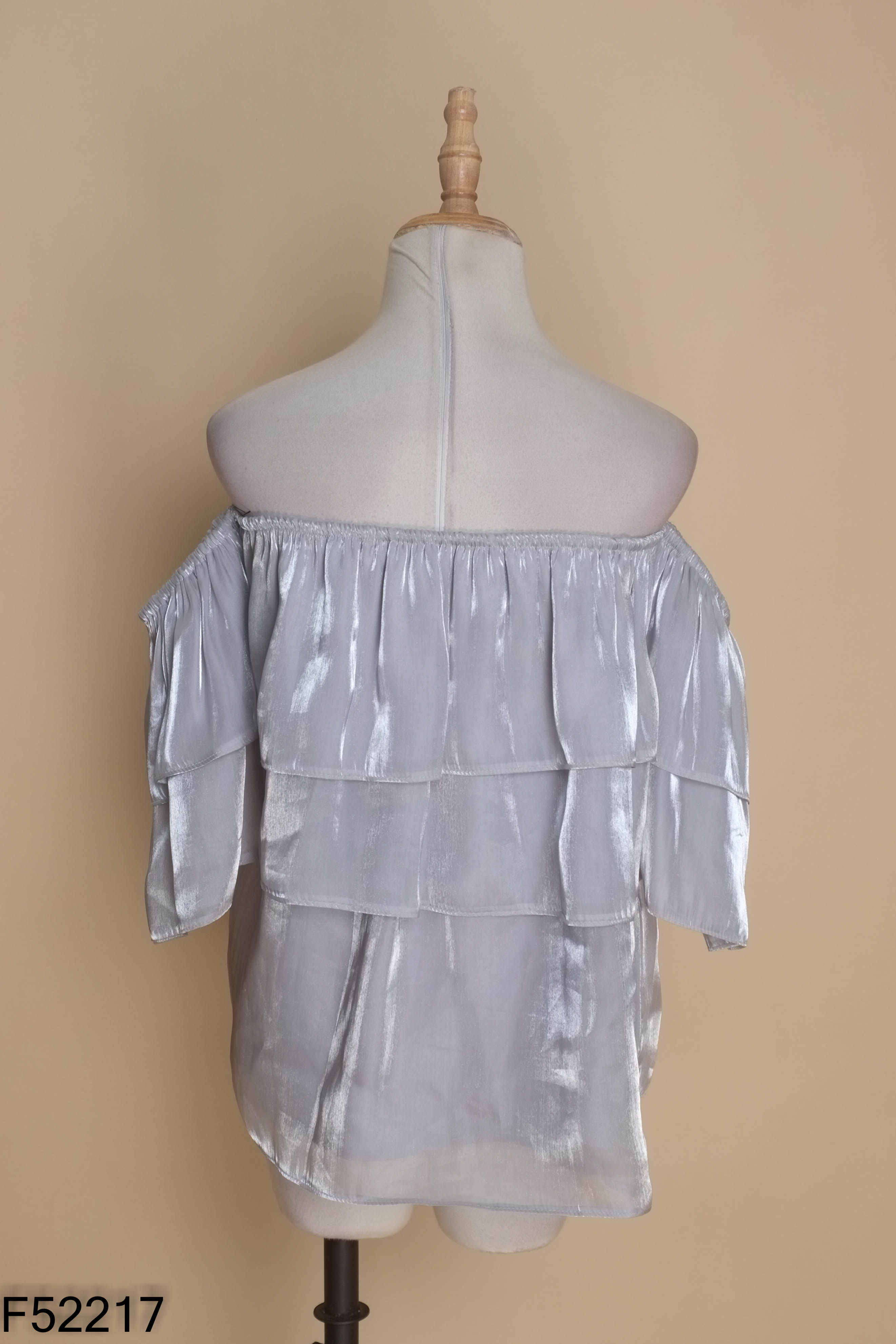 Áo QP organza trễ vai xám