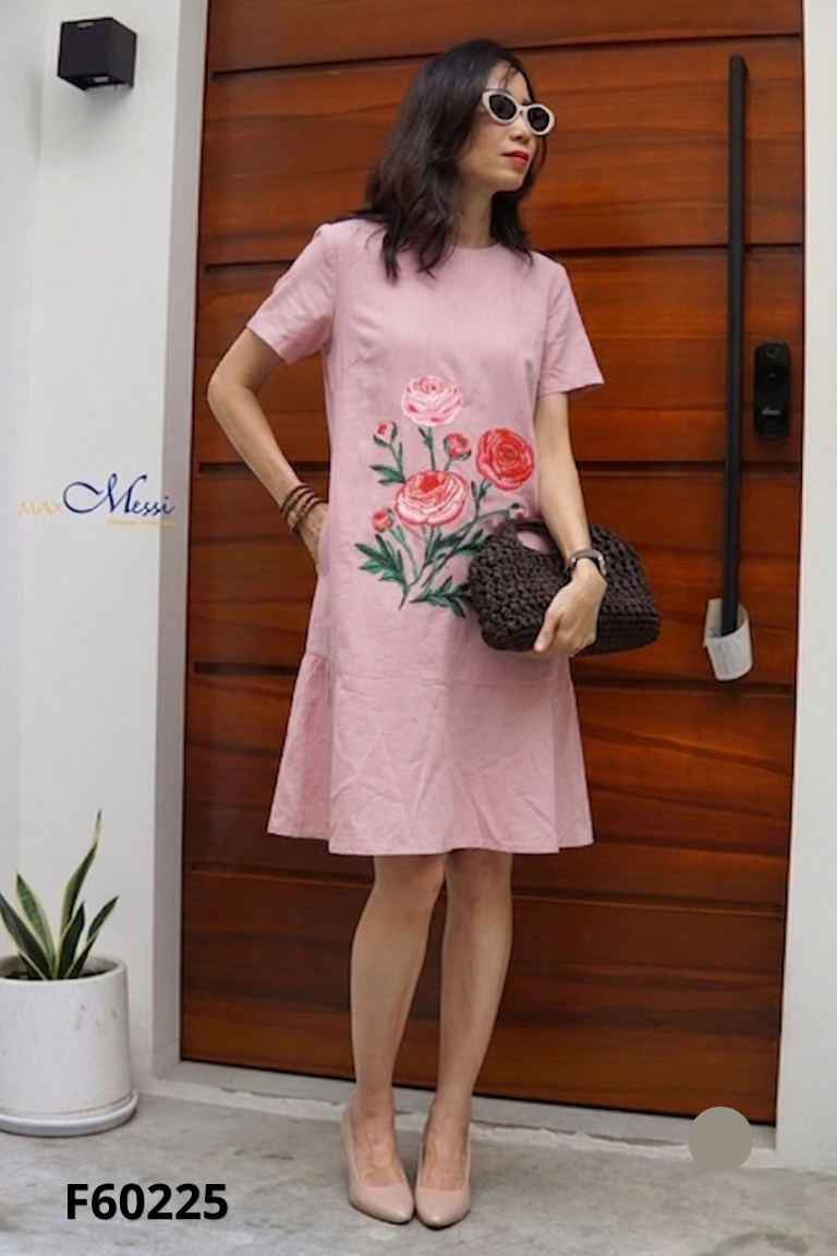 Váy hồng HÀ CÚC thêu hoa