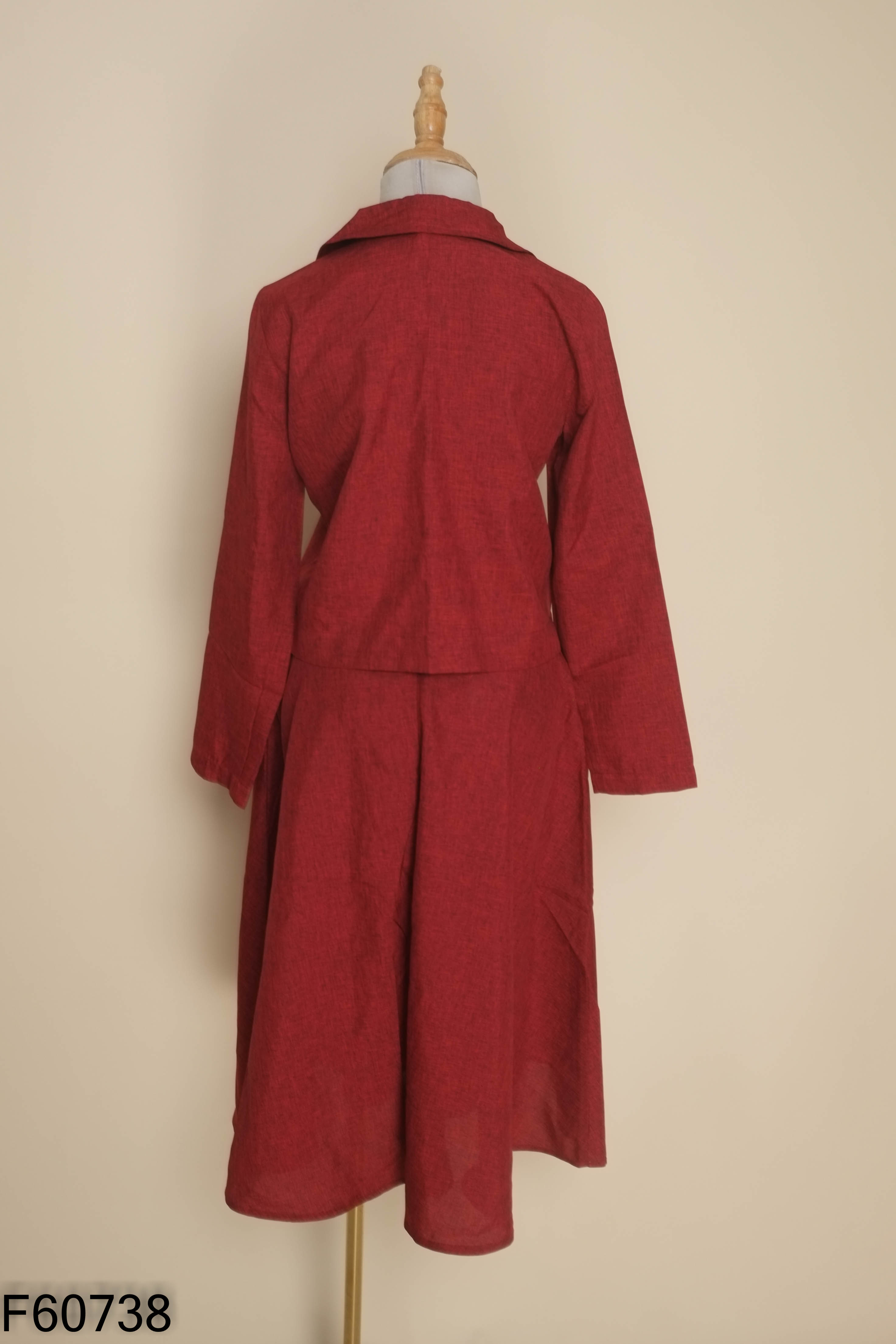 Set LEO'S WEARING áo + chân váy đỏ