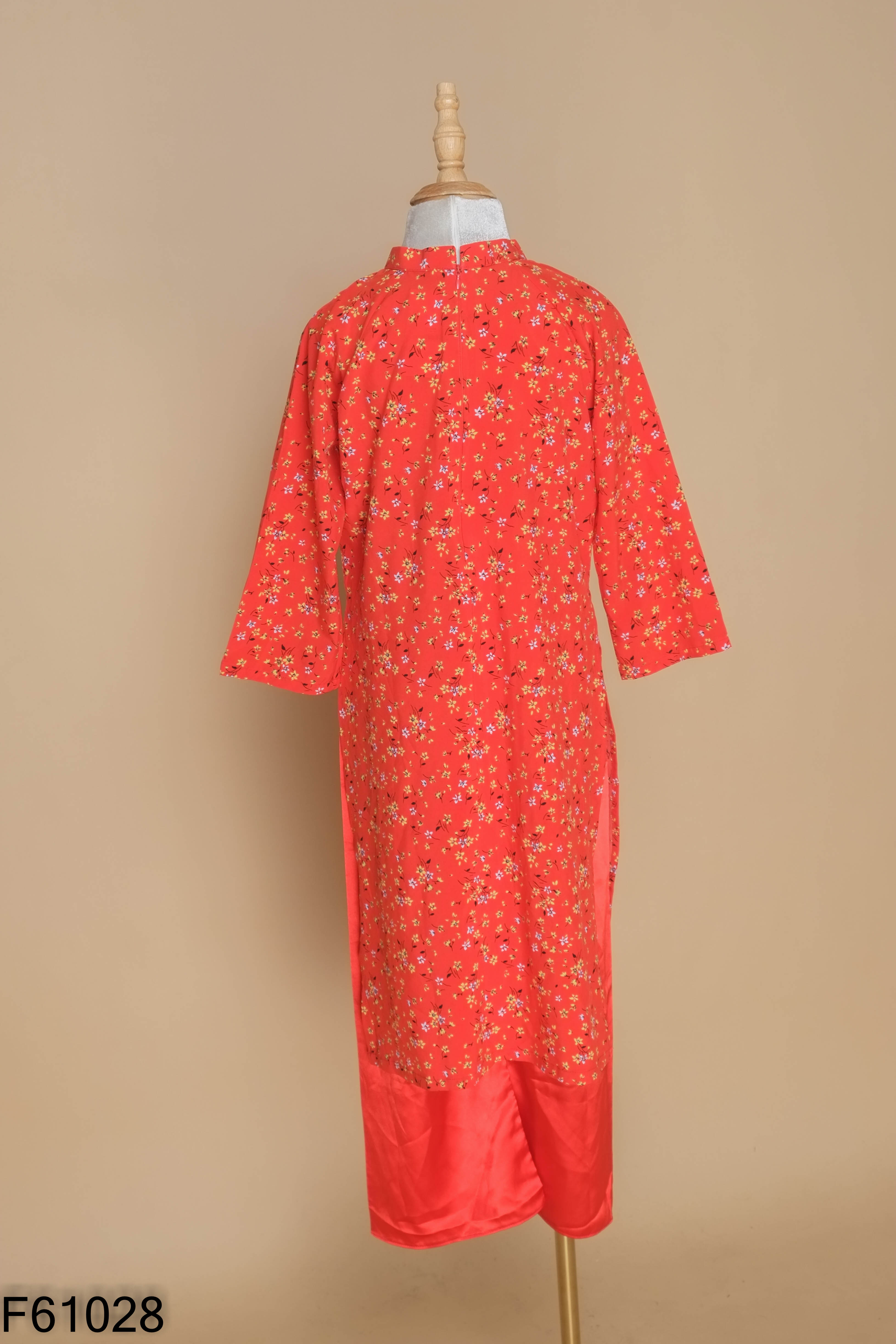 Set áo dài đỏ họa tiết hoa