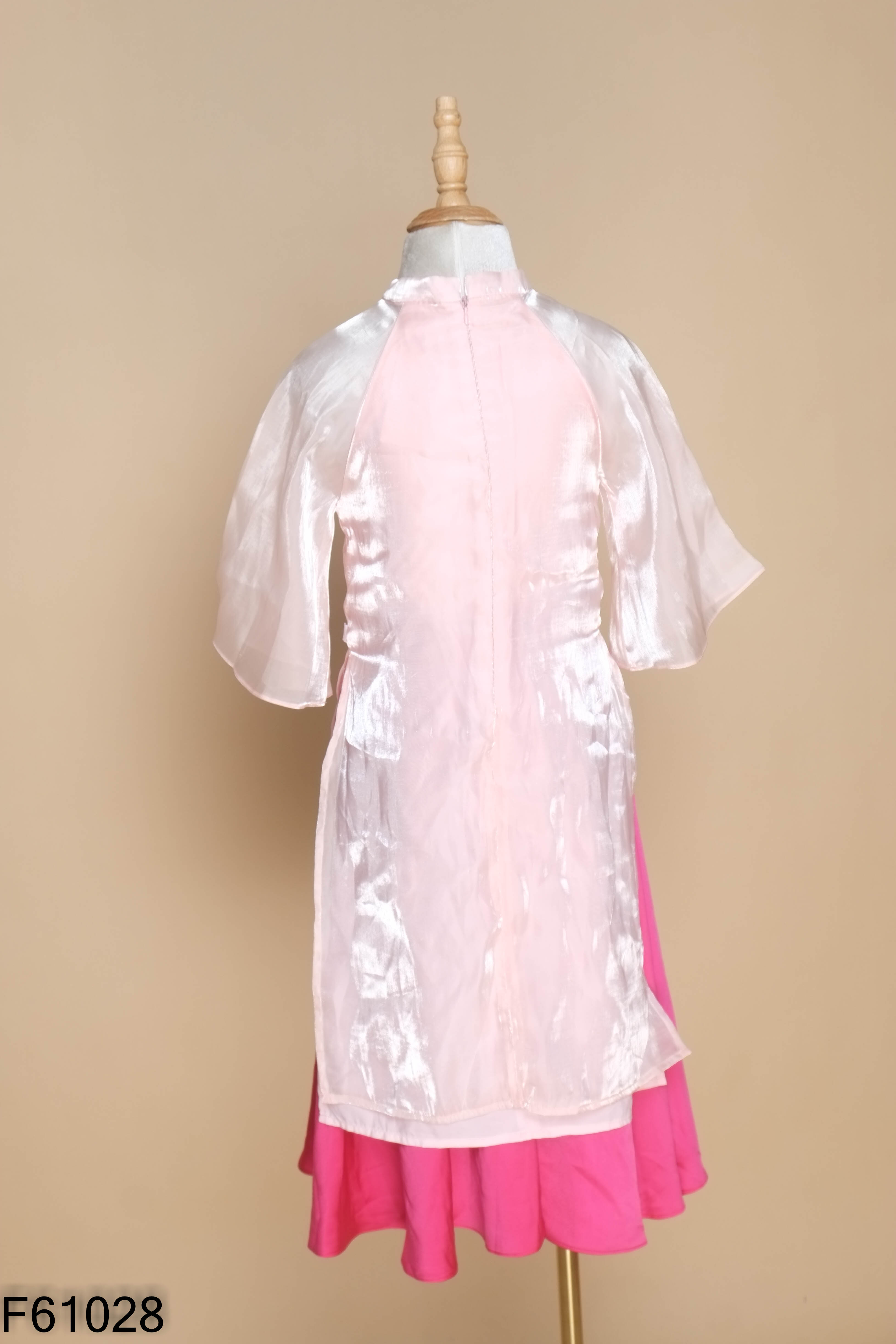 Áo dài cách tân hồng hoa