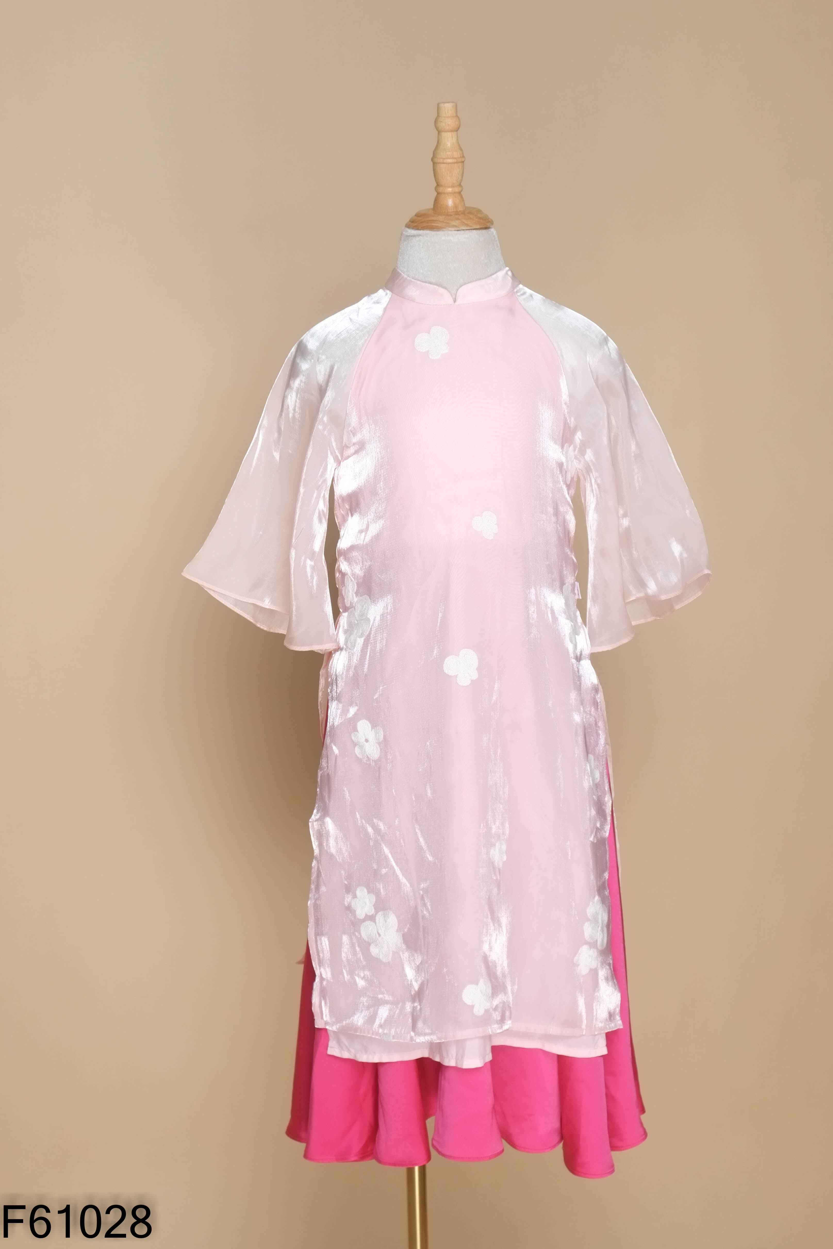 Áo dài cách tân hồng hoa