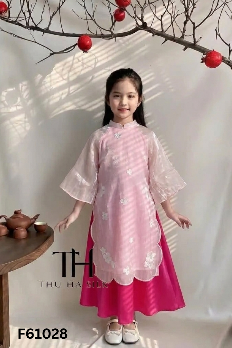 Áo dài cách tân hồng hoa