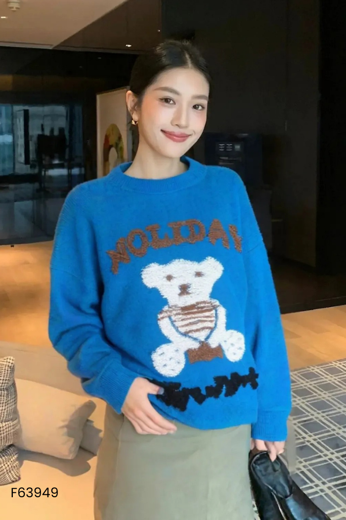 Áo len xanh hình gấu