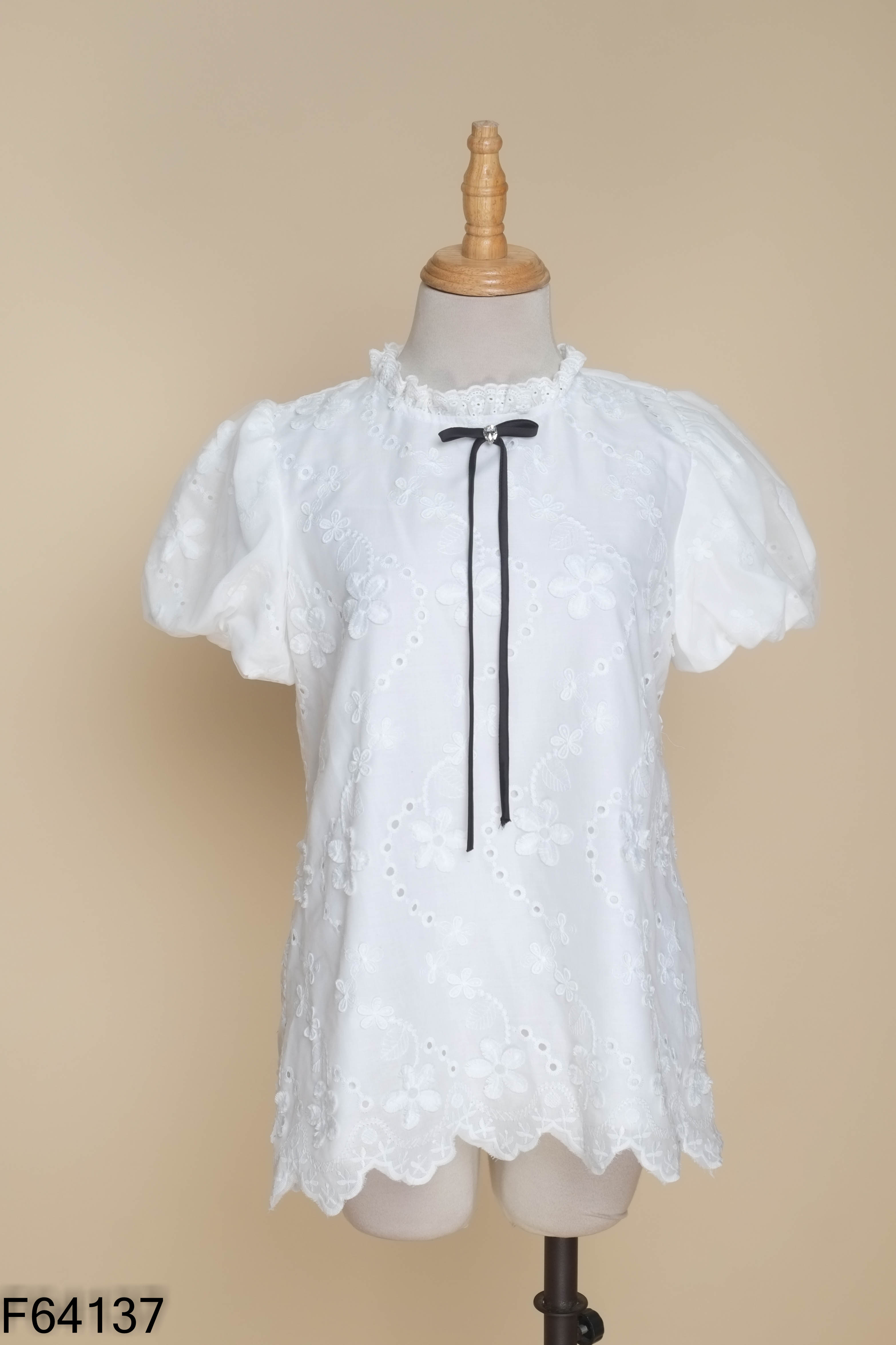 NEWTAG áo thô LA MONETA trắng họa tiết