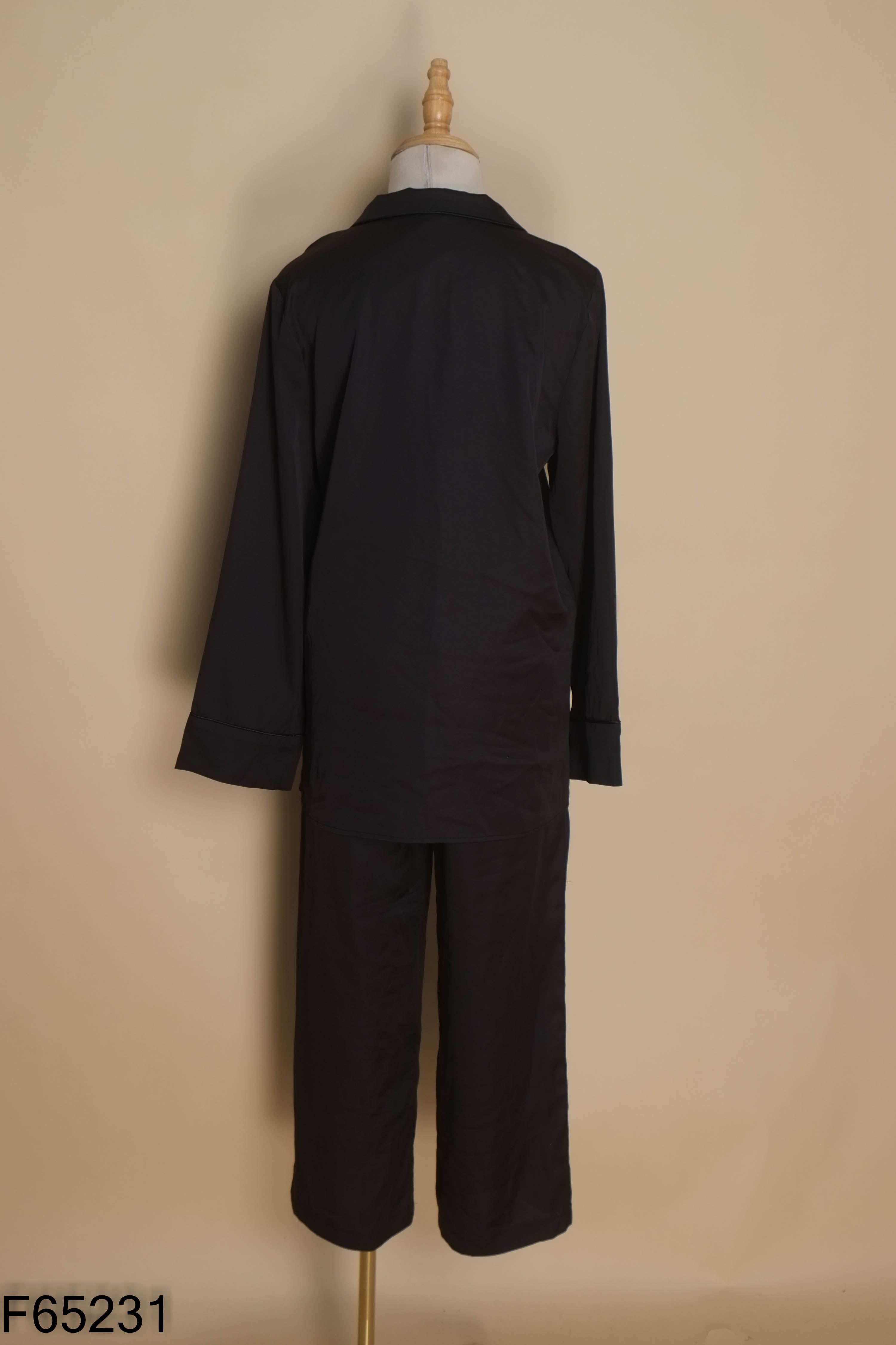 Set áo WITCH BY HATOXU đen + quần dài
