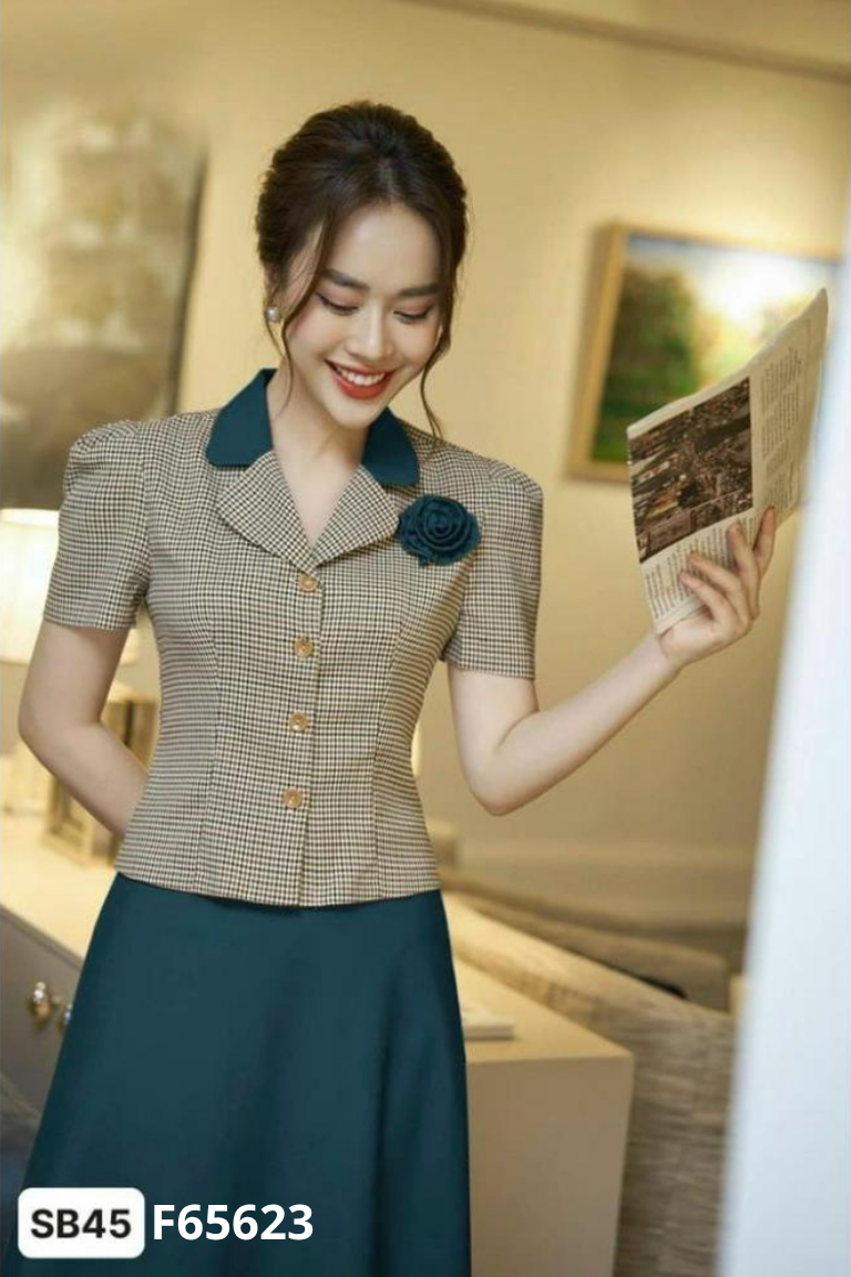 Set áo kẻ caro + chân váy xanh