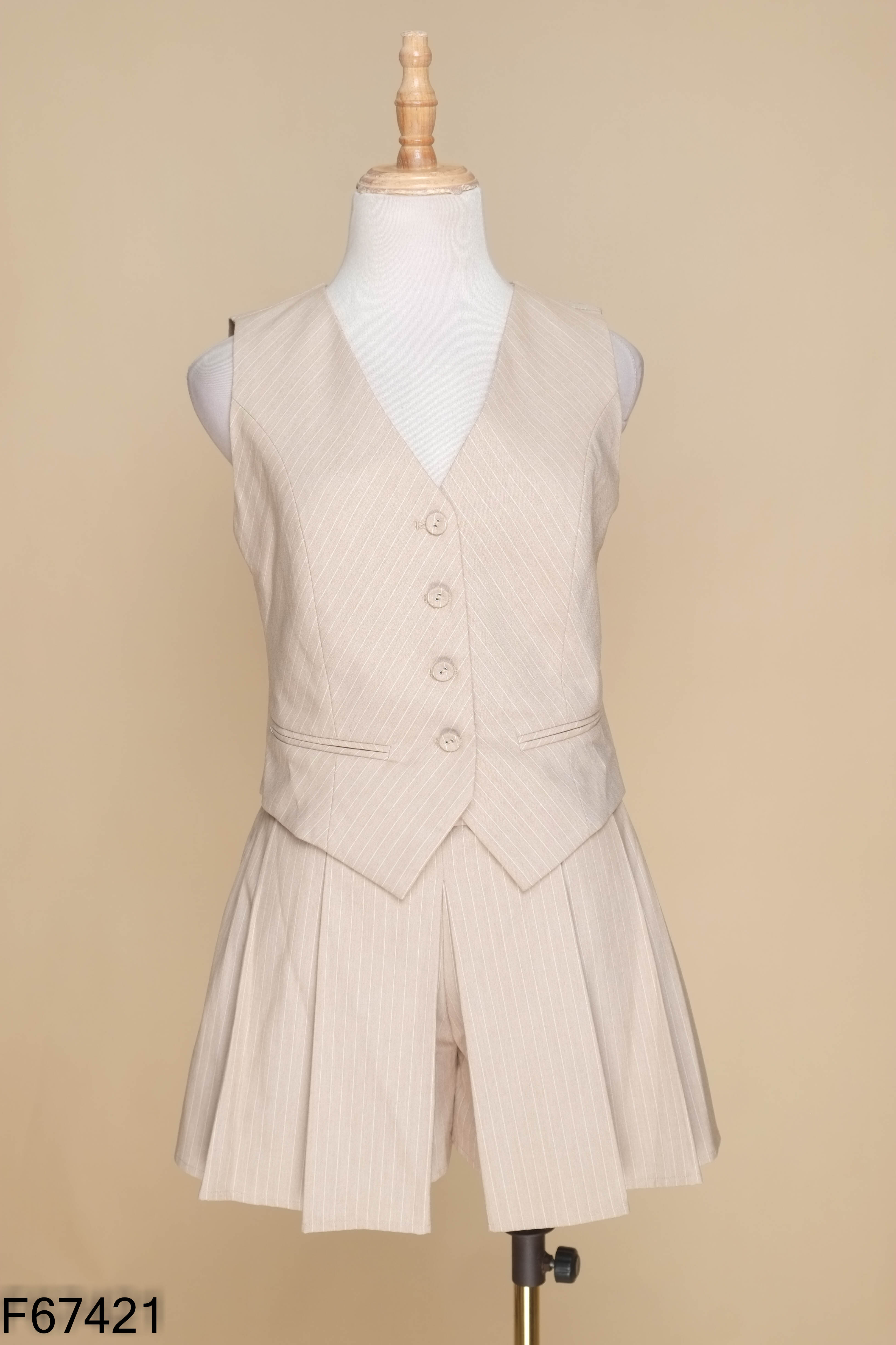 Set KCLOSET áo + quần short KCLOSET nâu kẻ