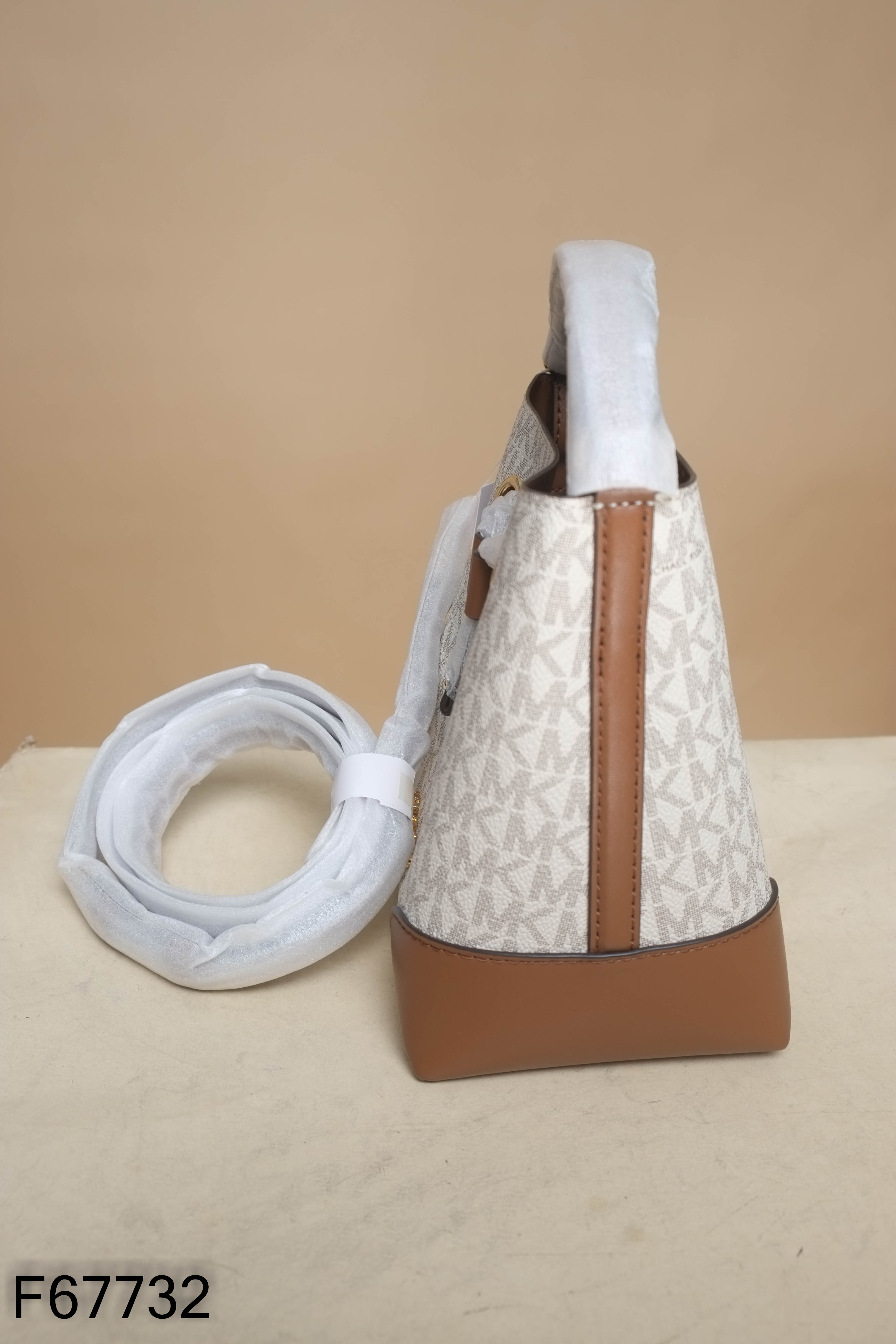 Túi xách MICHAEL KORS be phối nâu