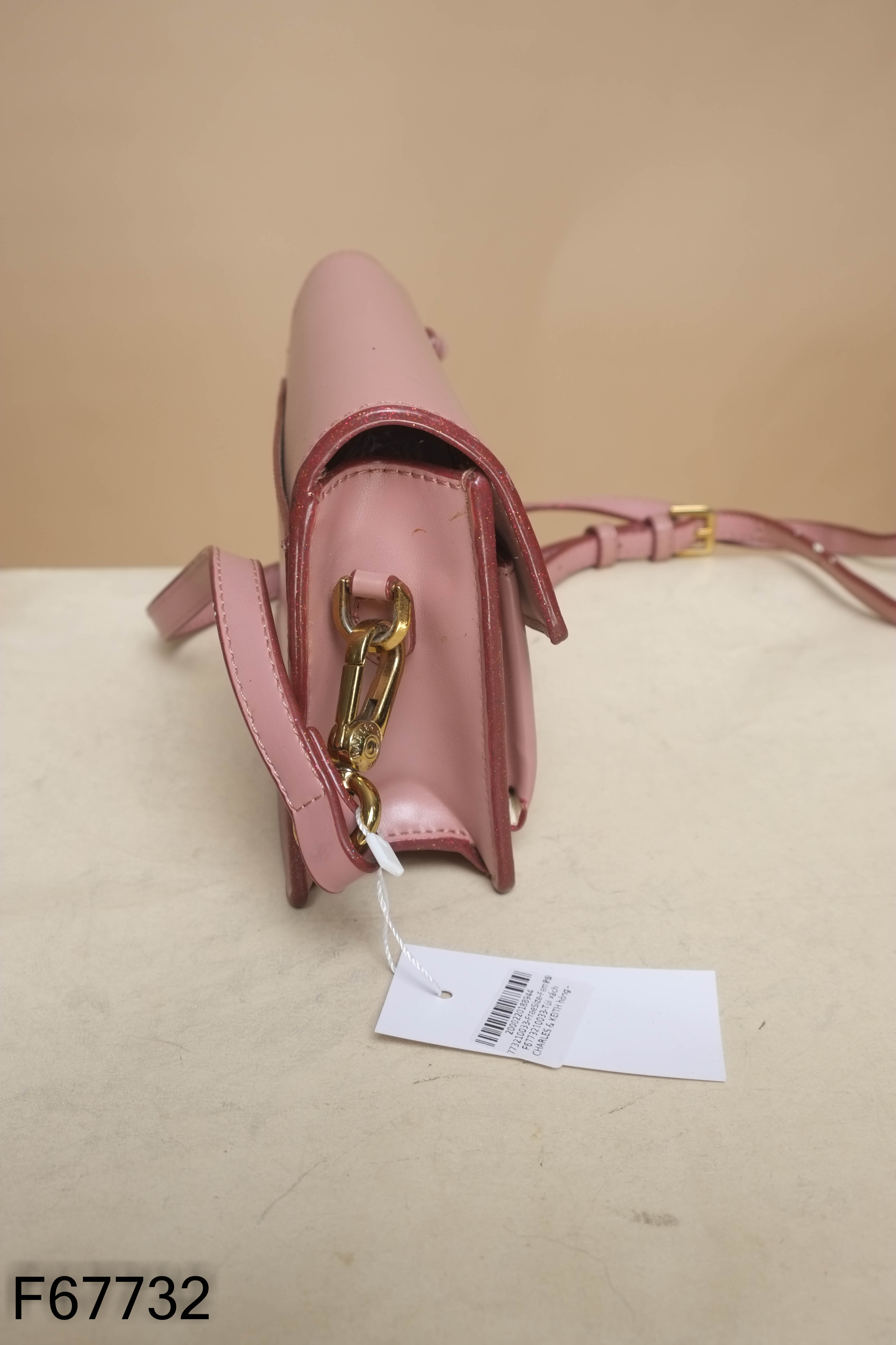 Túi xách CHARLES & KEITH hồng