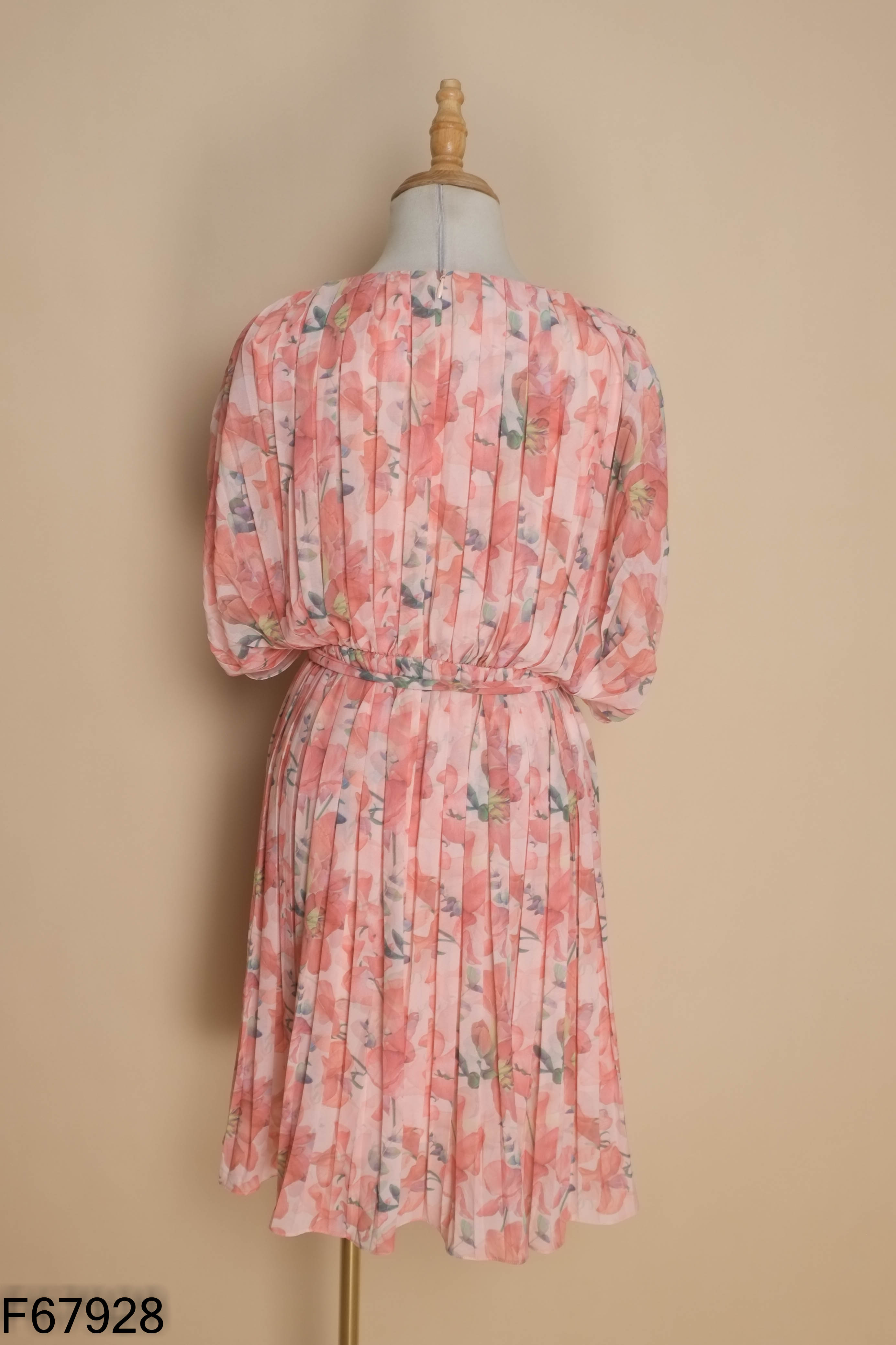Váy hồng hoa IVY MODA xếp ly