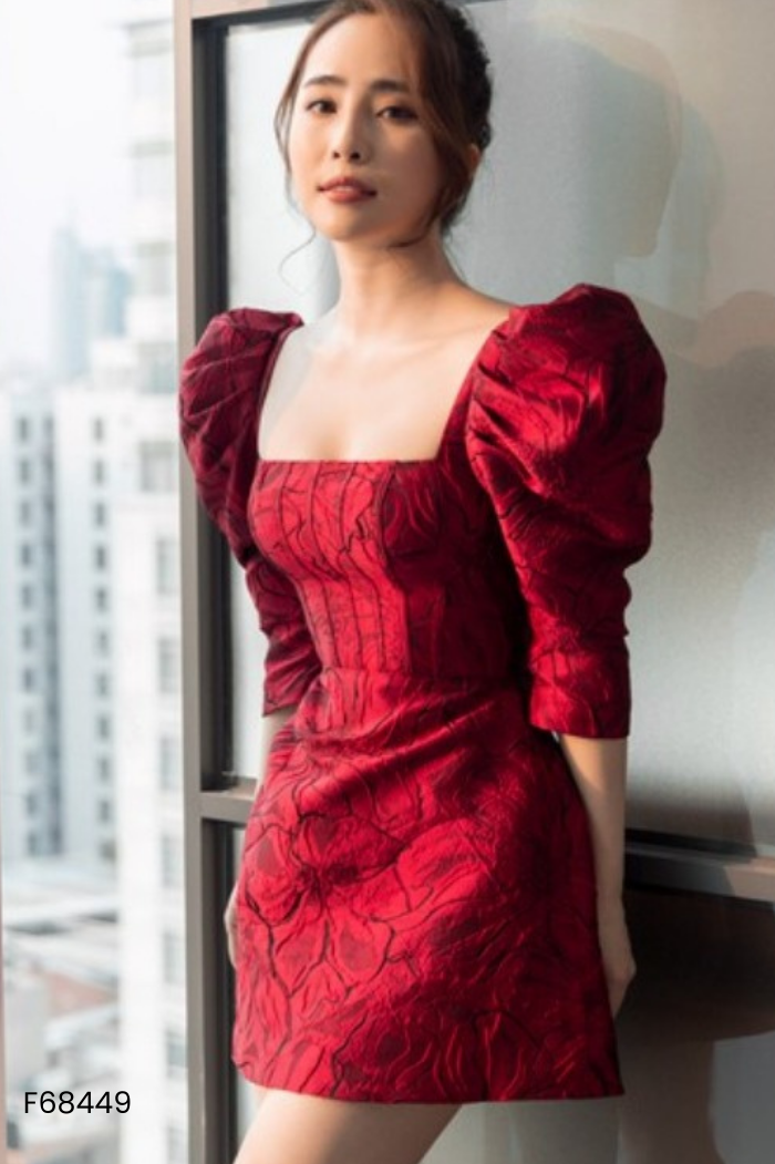 Váy đỏ phối ren THE SHILLA