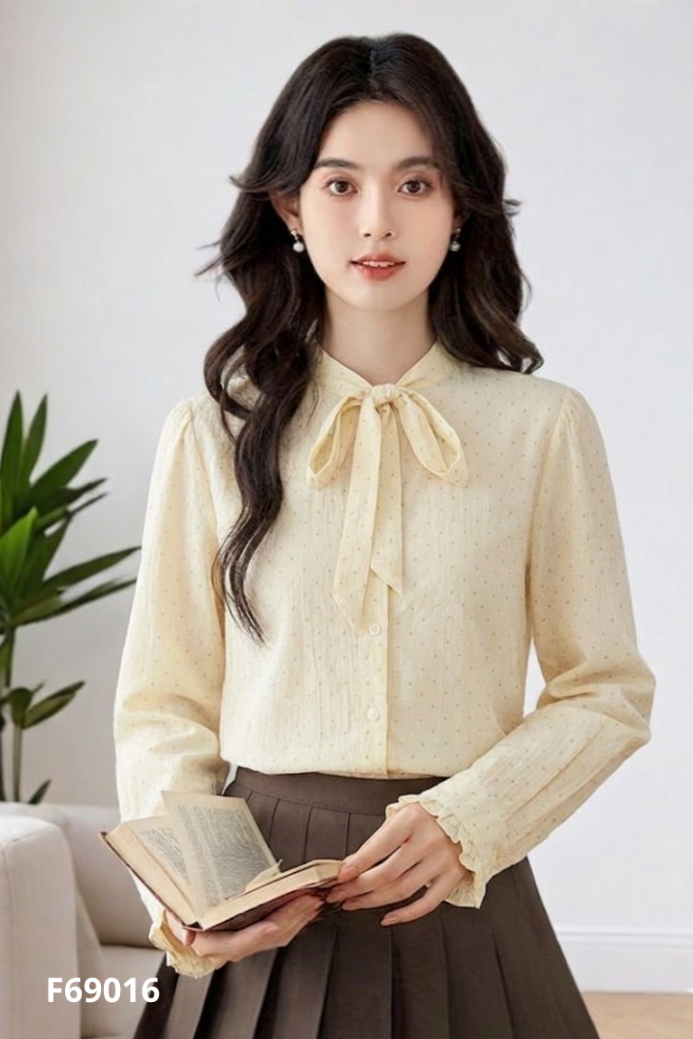 Áo vàng chấm bi buộc nơ