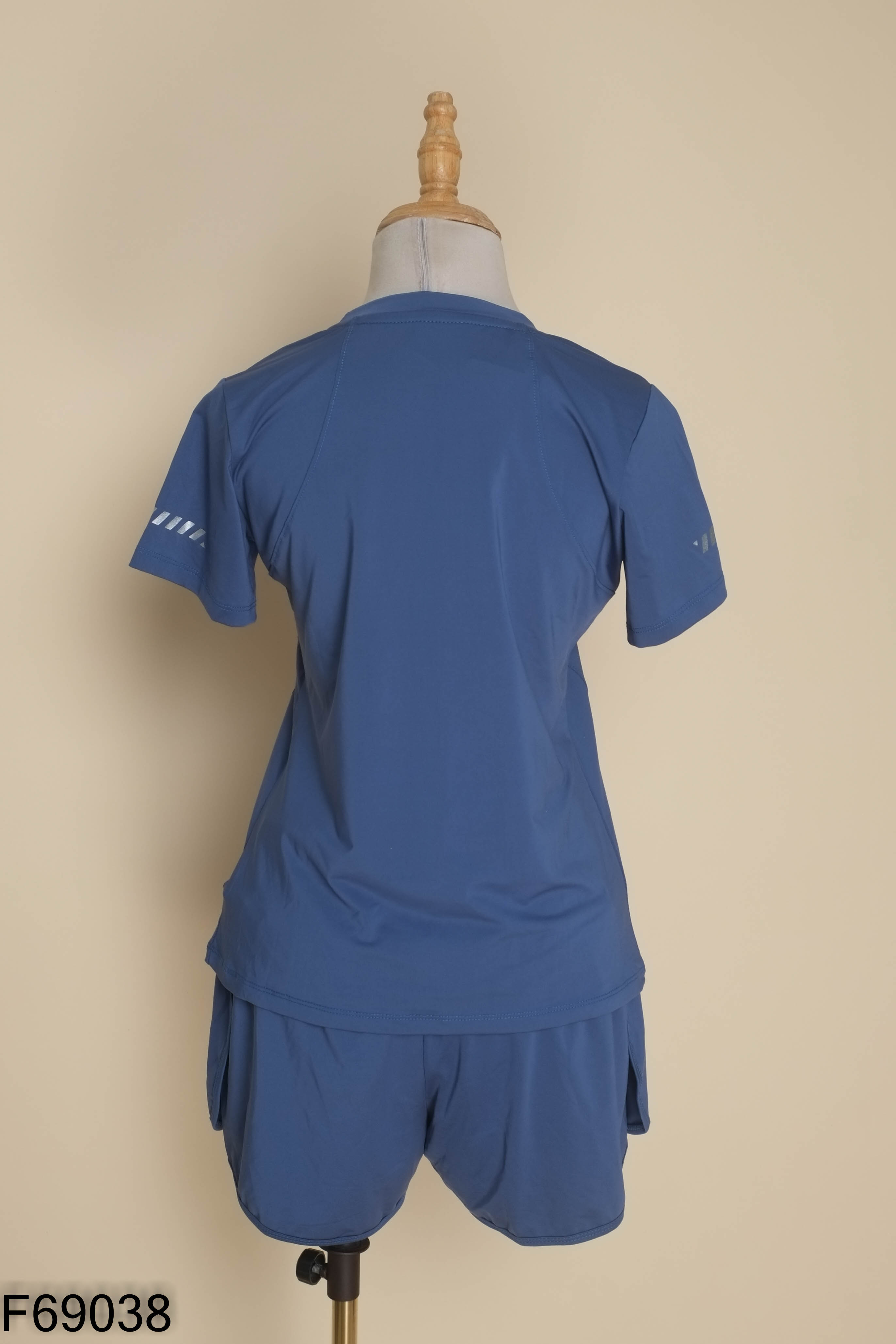 NEWTEAG áo thun + quần short xanh dương