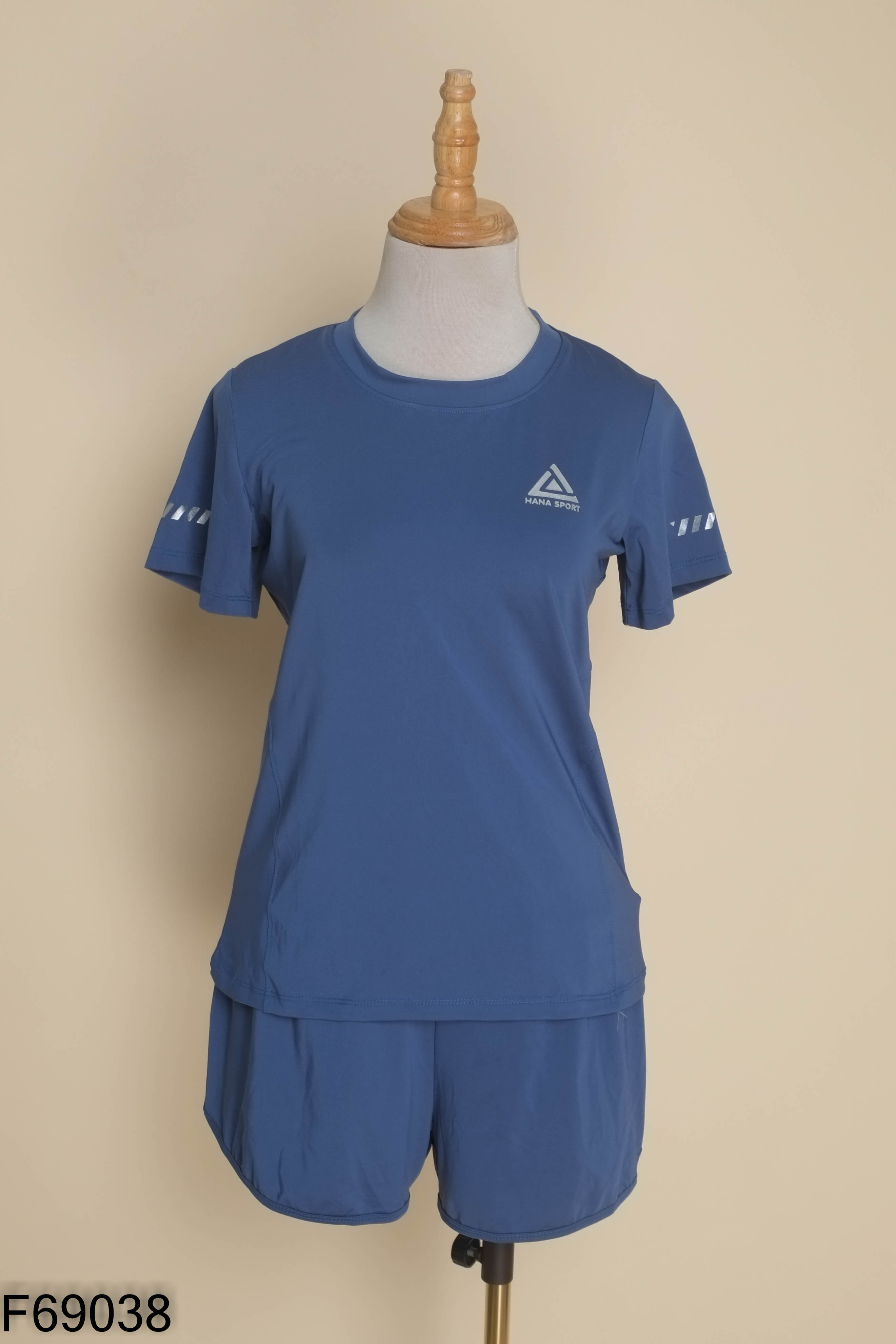 NEWTEAG áo thun + quần short xanh dương