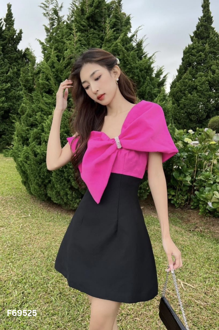 Váy cúp ngực đen COCOSIN nơ hồng