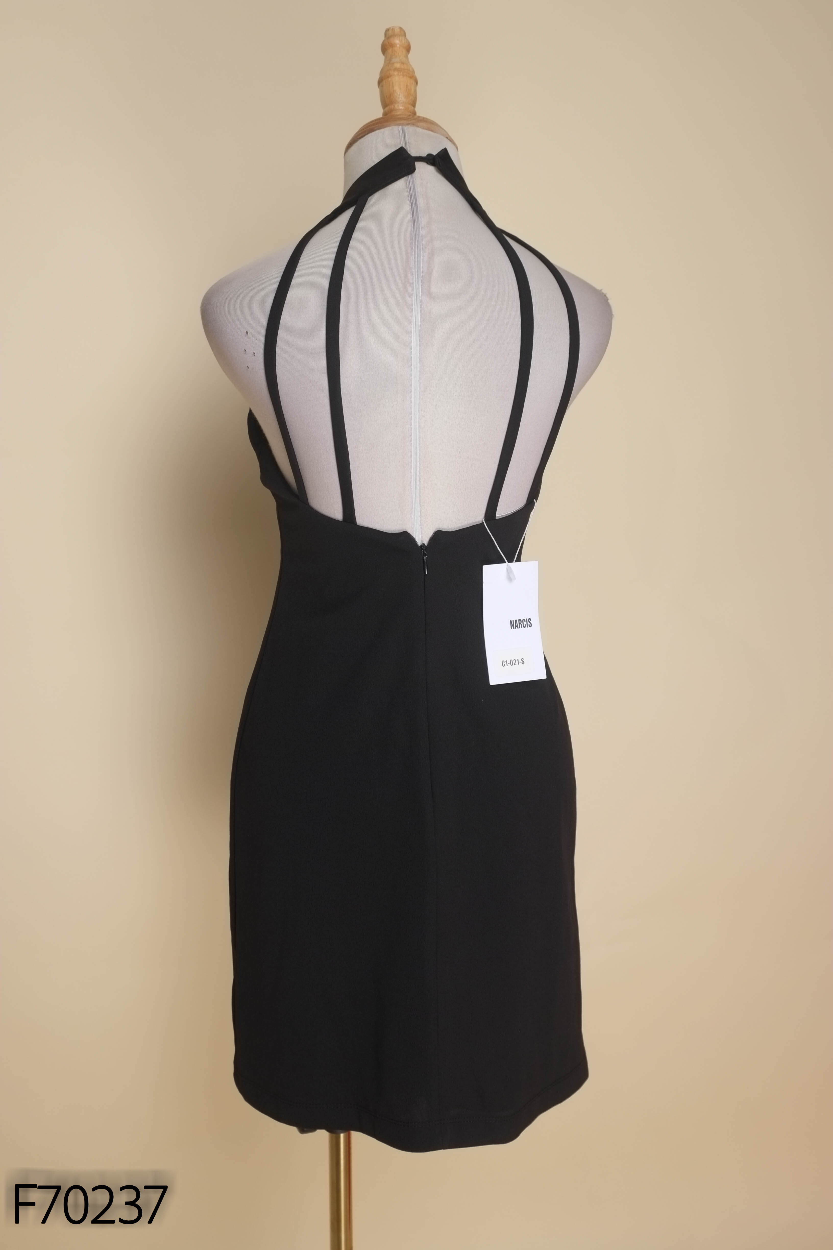 NEWTAG NARCIS váy yếm đen