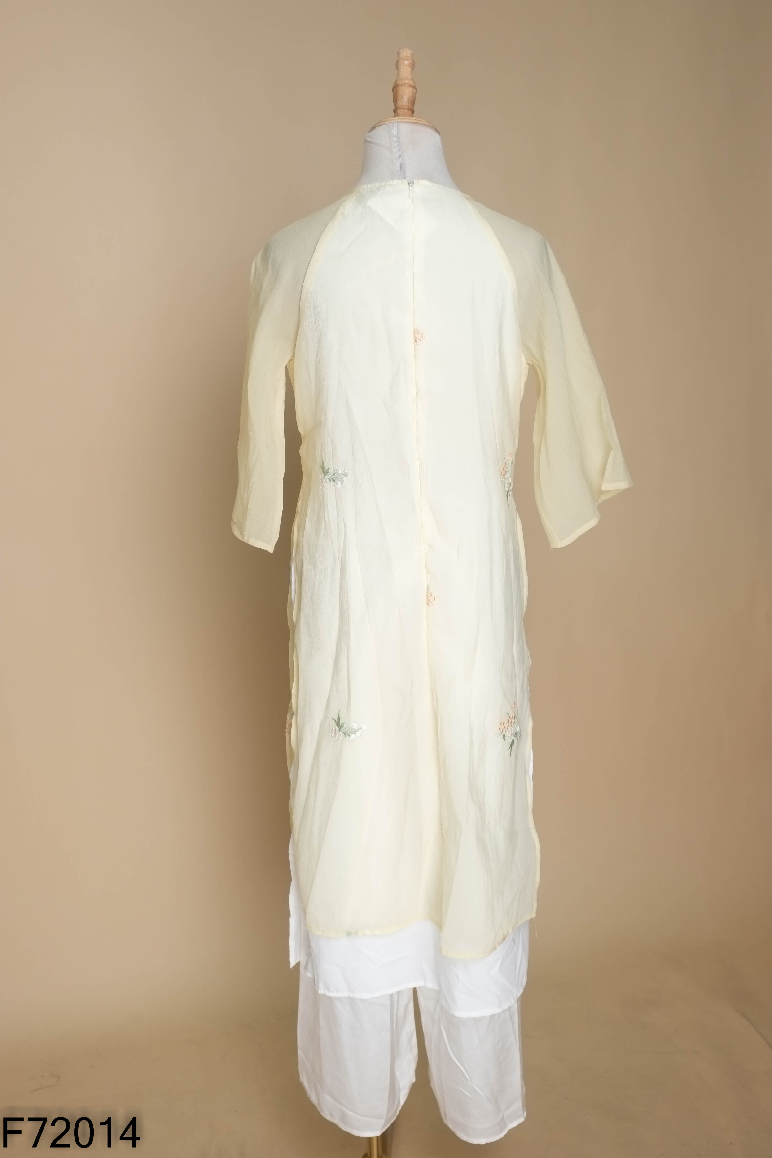 NEW Set áo dài vàng nhạt + quần lụa trắng