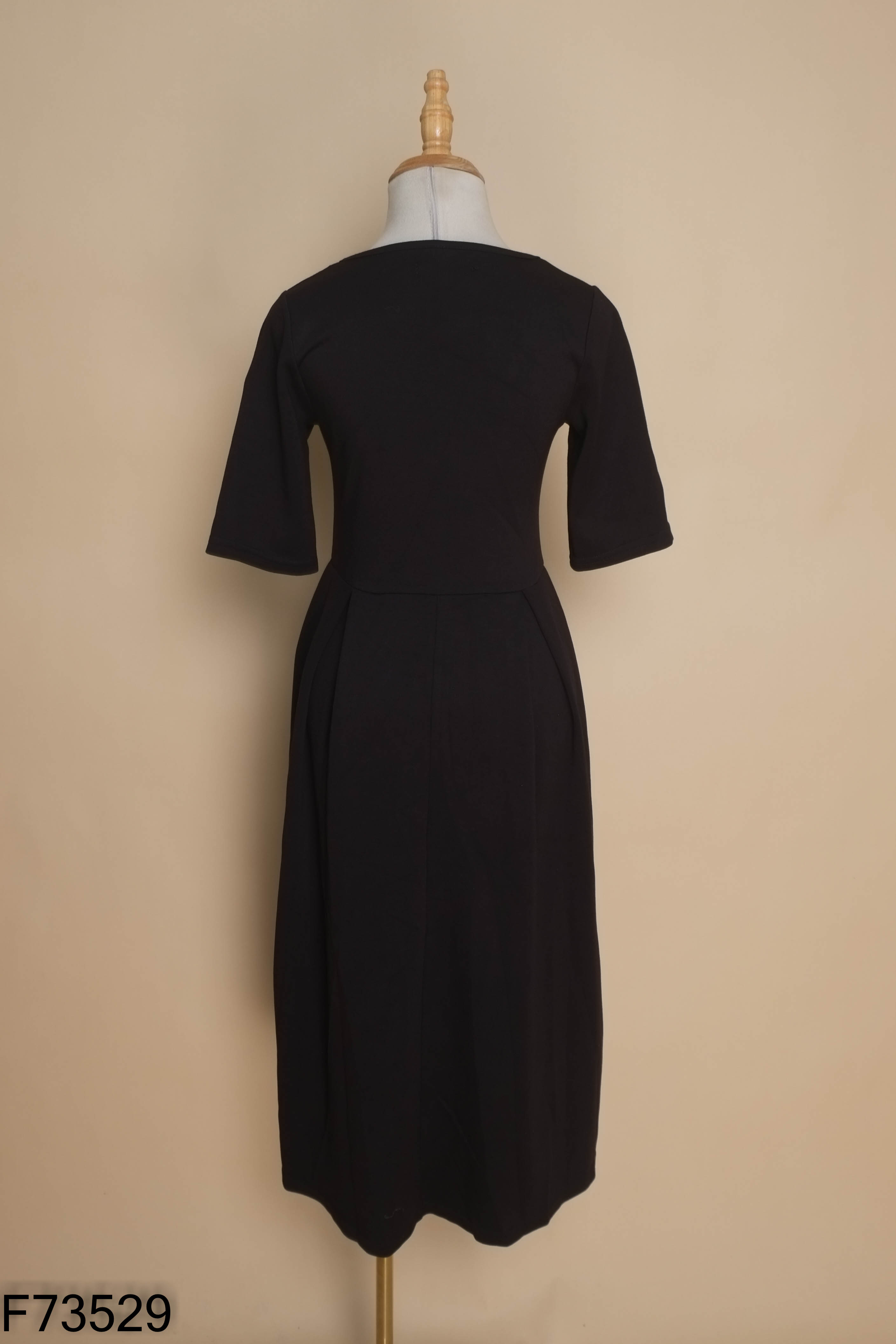 Váy đen FASHION cổ tròn