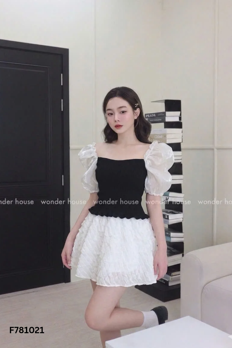 Set Áo babytee đen mix tay voan + chân váy phối ren