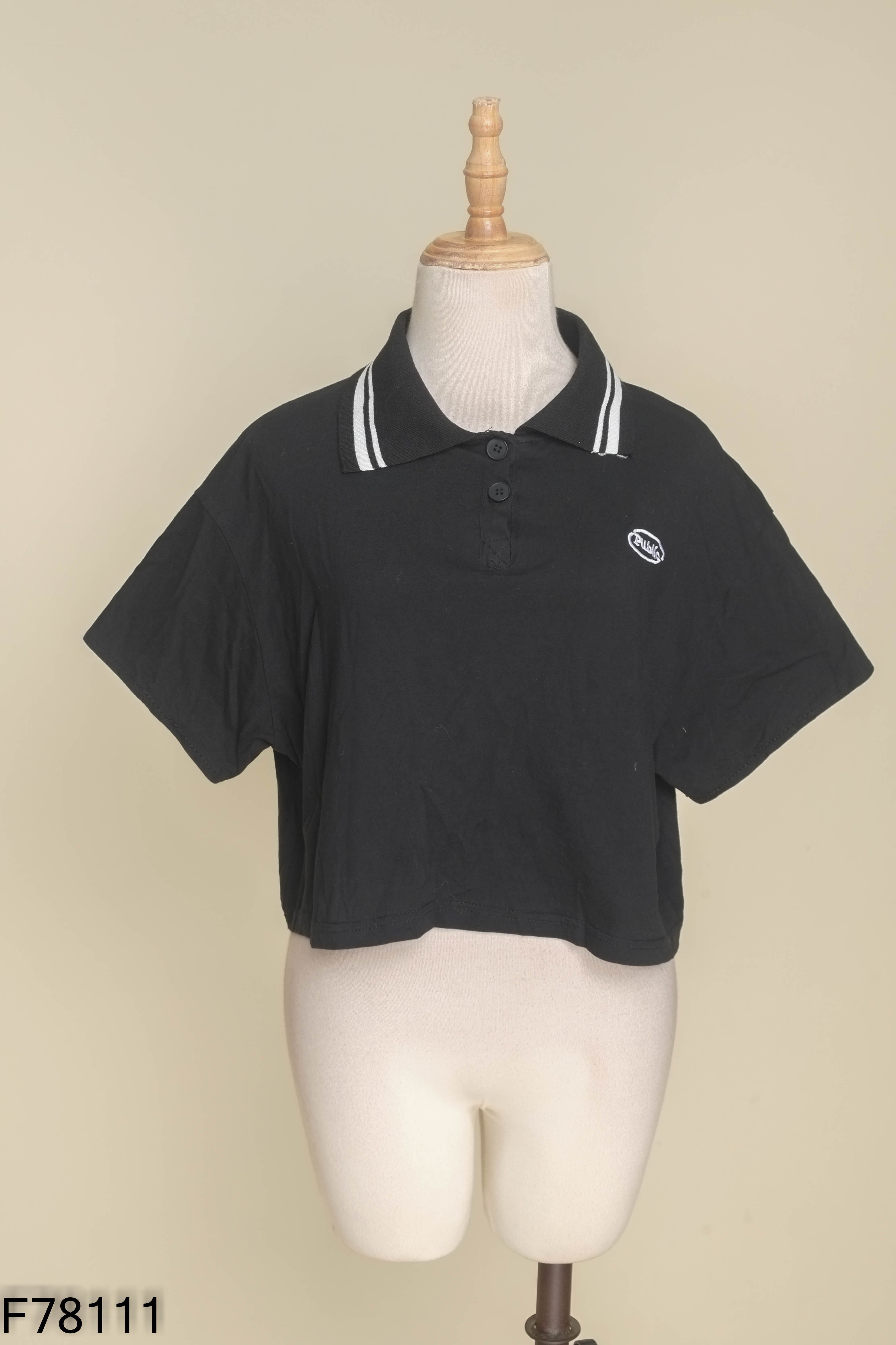 Áo polo đen kẻ trắng dáng croptop
