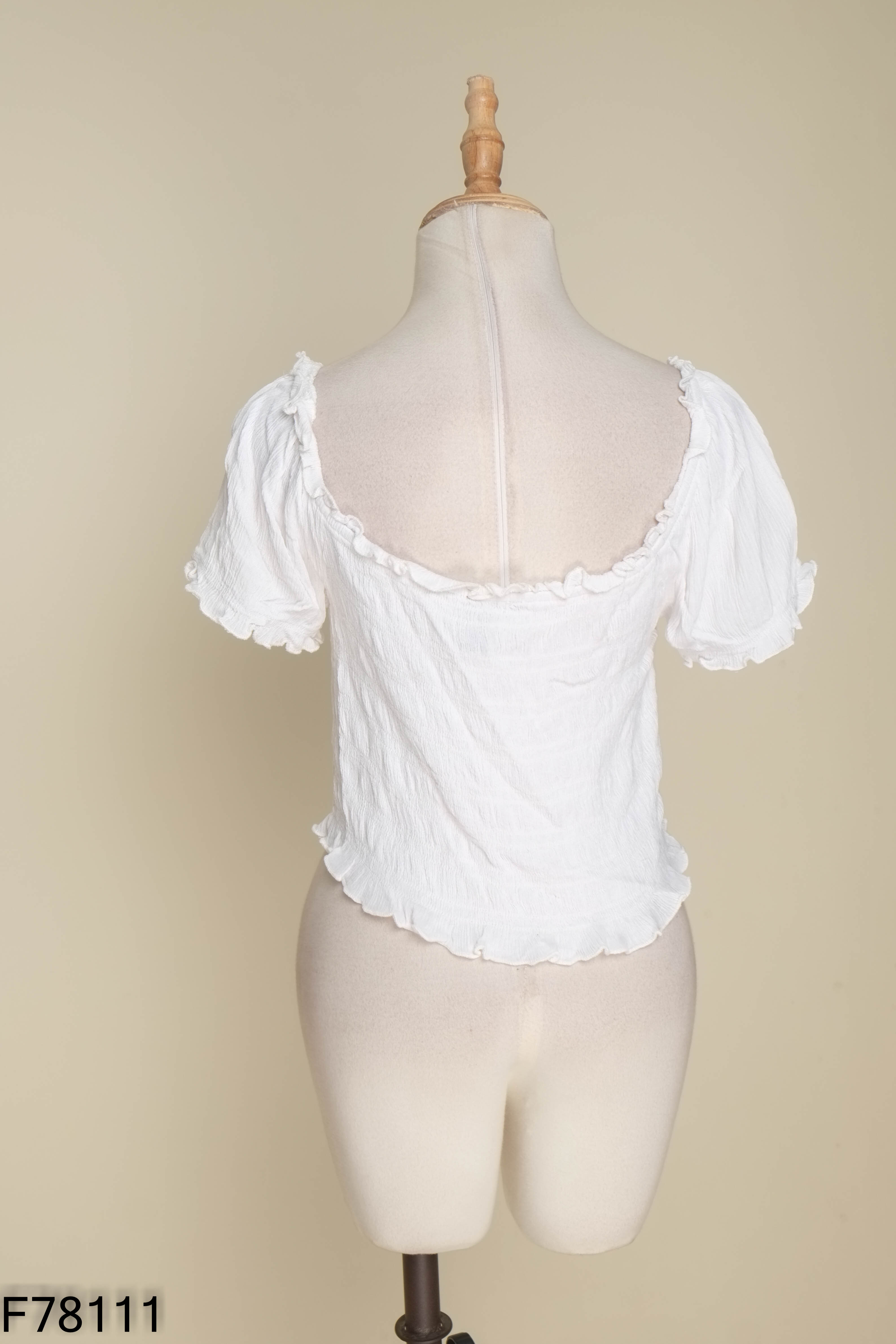 Áo croptop be FOREVER 21 cổ vuông
