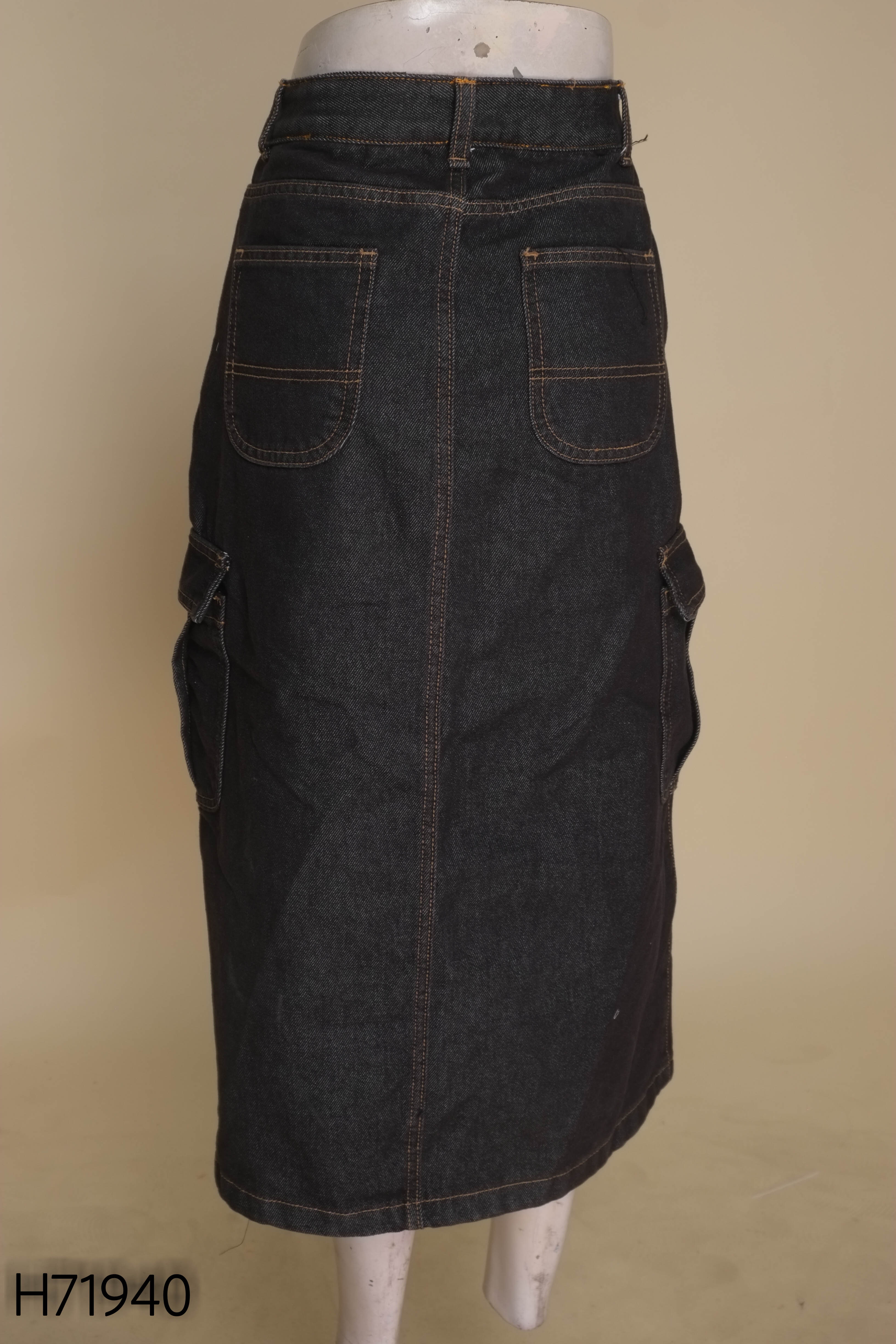 Chân váy jeans đen túi hộp