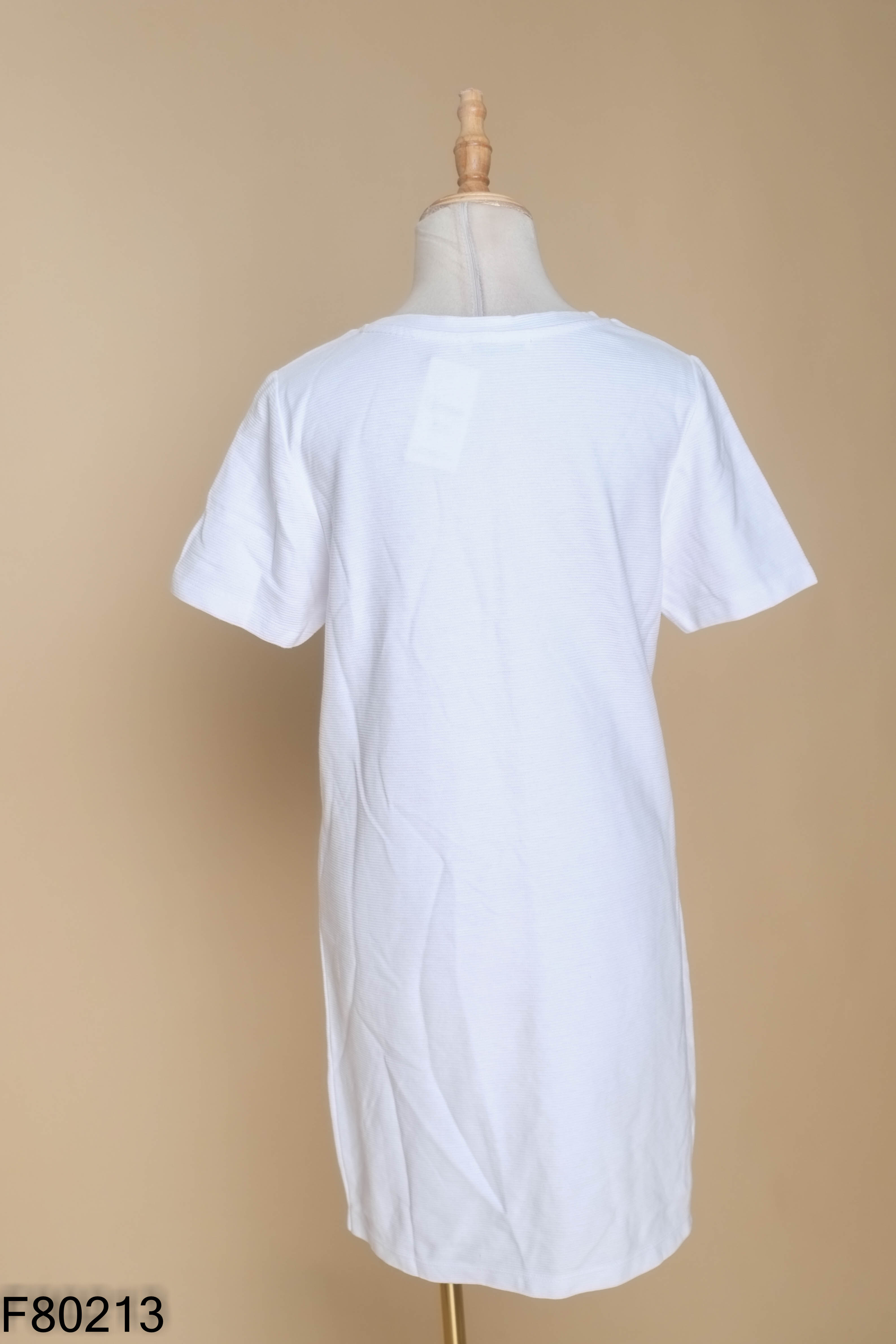 Váy trắng ZARA suông trơn