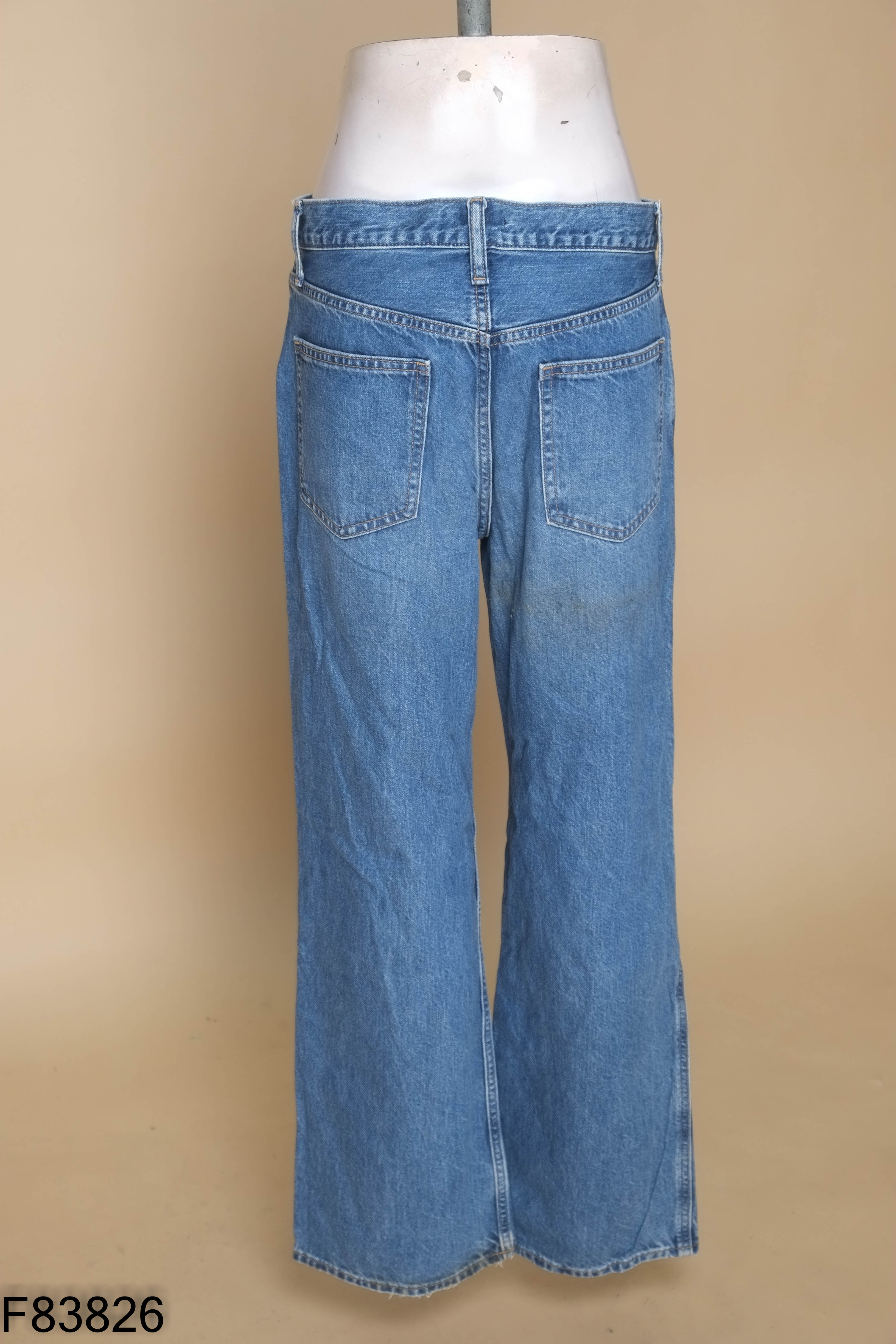 Quần jeans xanh rách UNIQLO