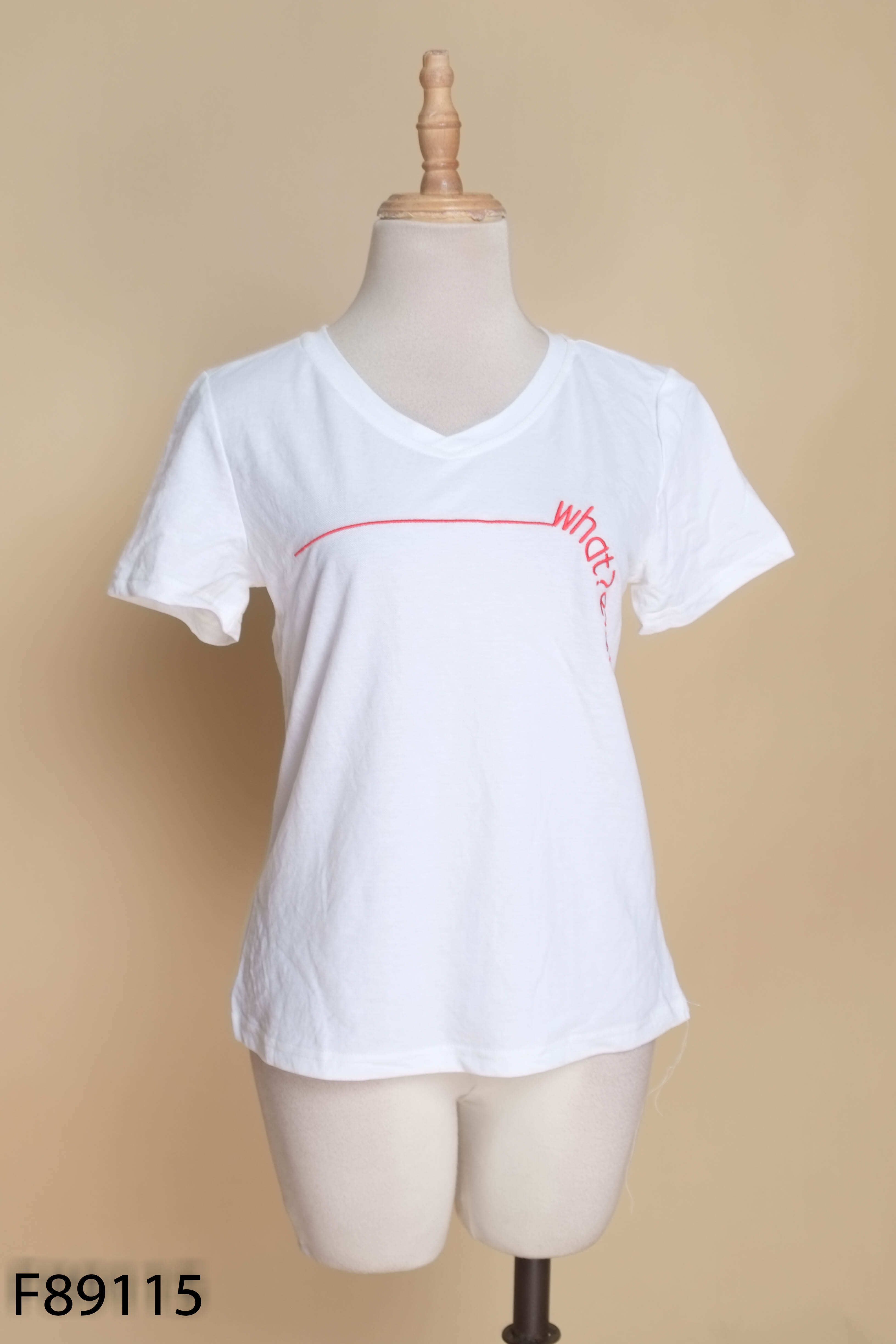 NEWTAG Áo thun trắng thêu chữ