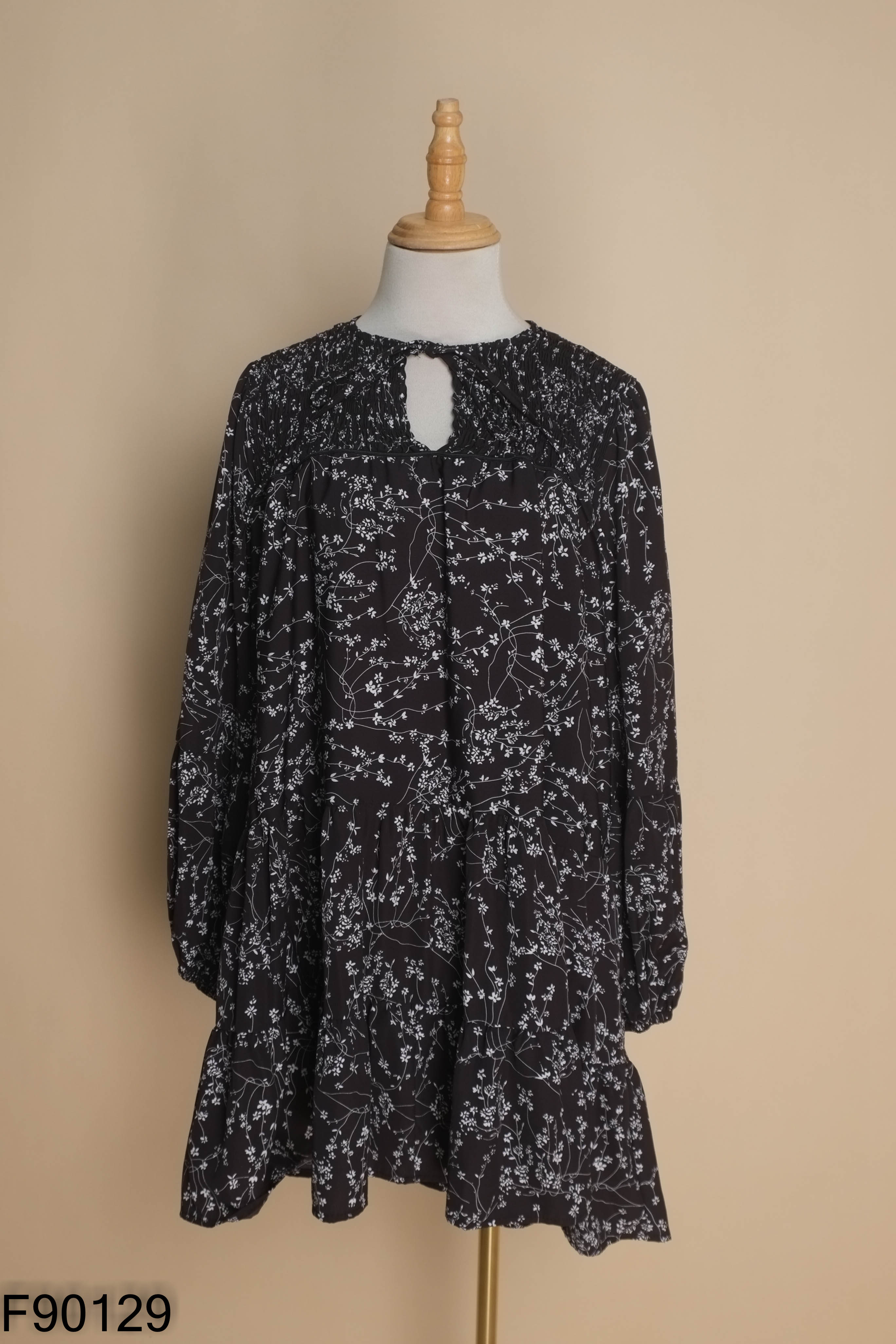 Váy babydoll đen hoa