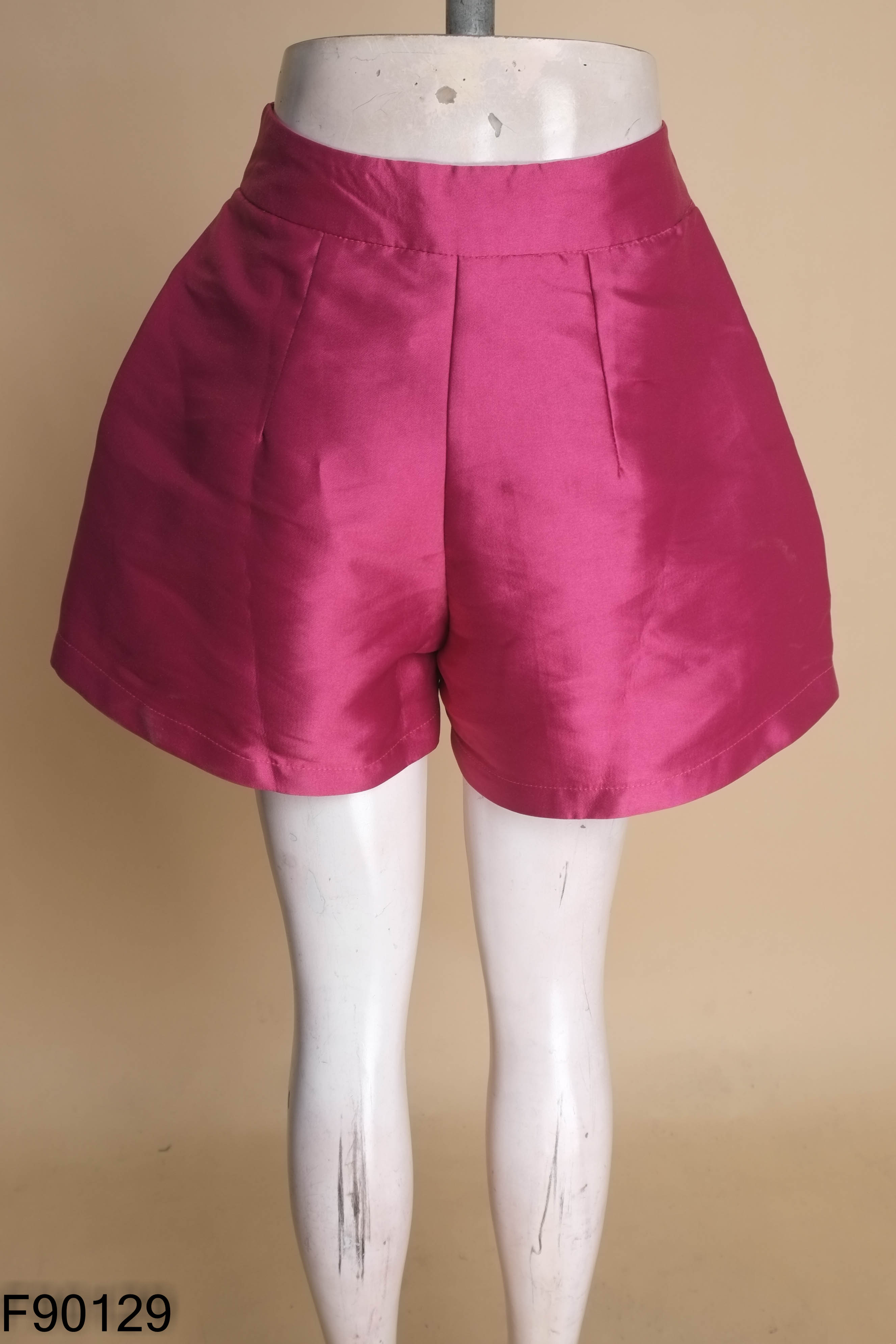 Quần shorts HERZIG taffta hồng