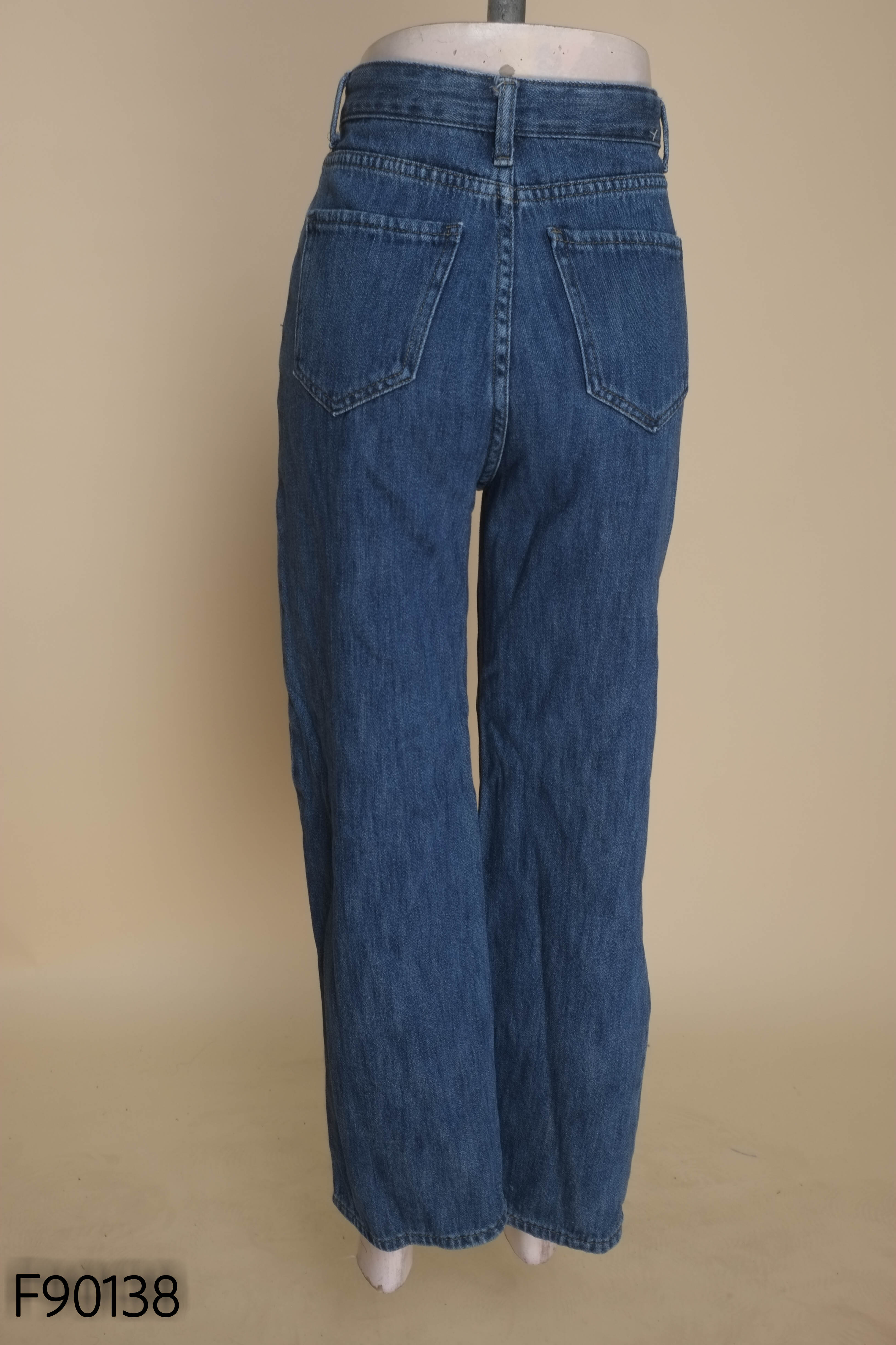 Quần jeans xanh