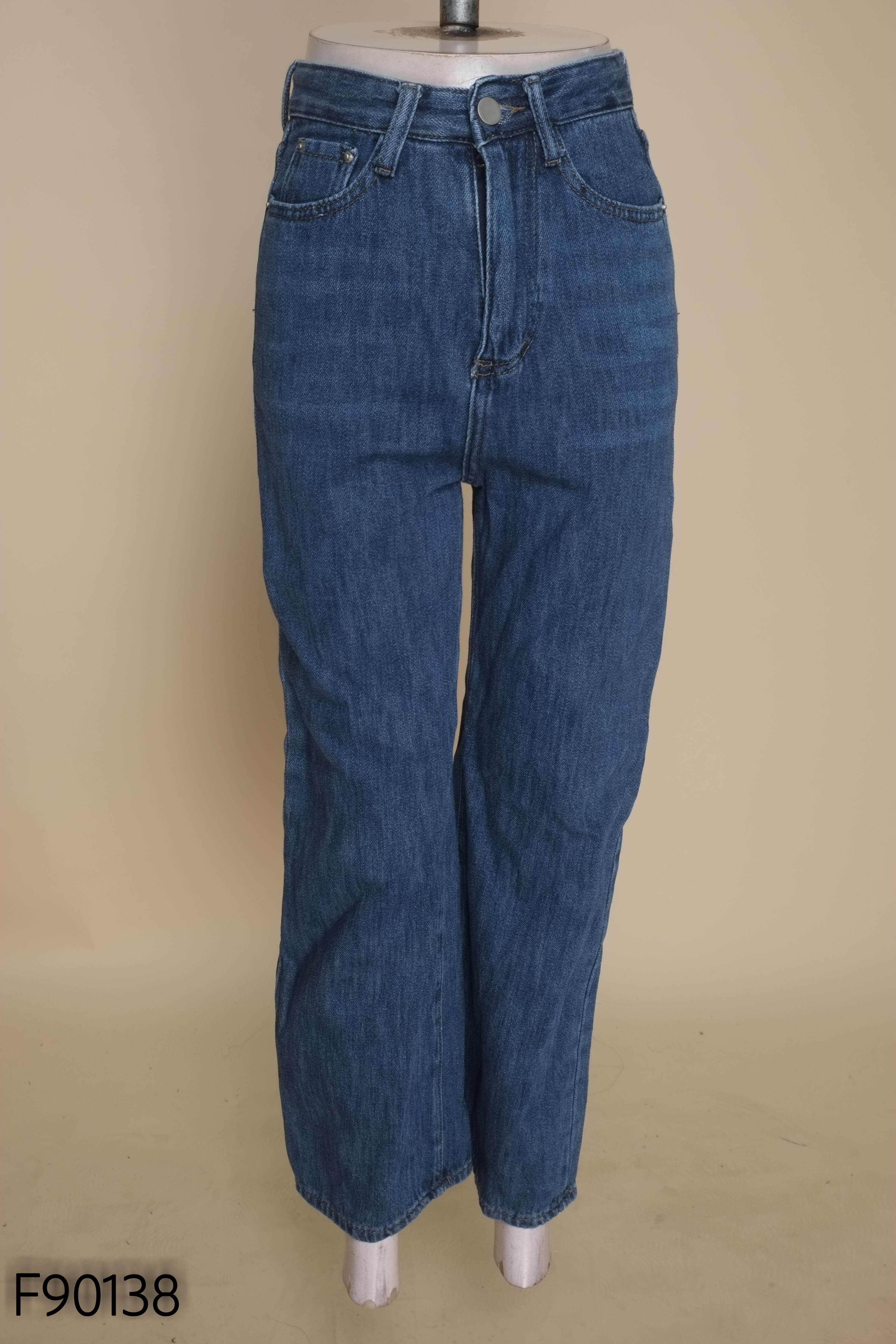 Quần jeans xanh