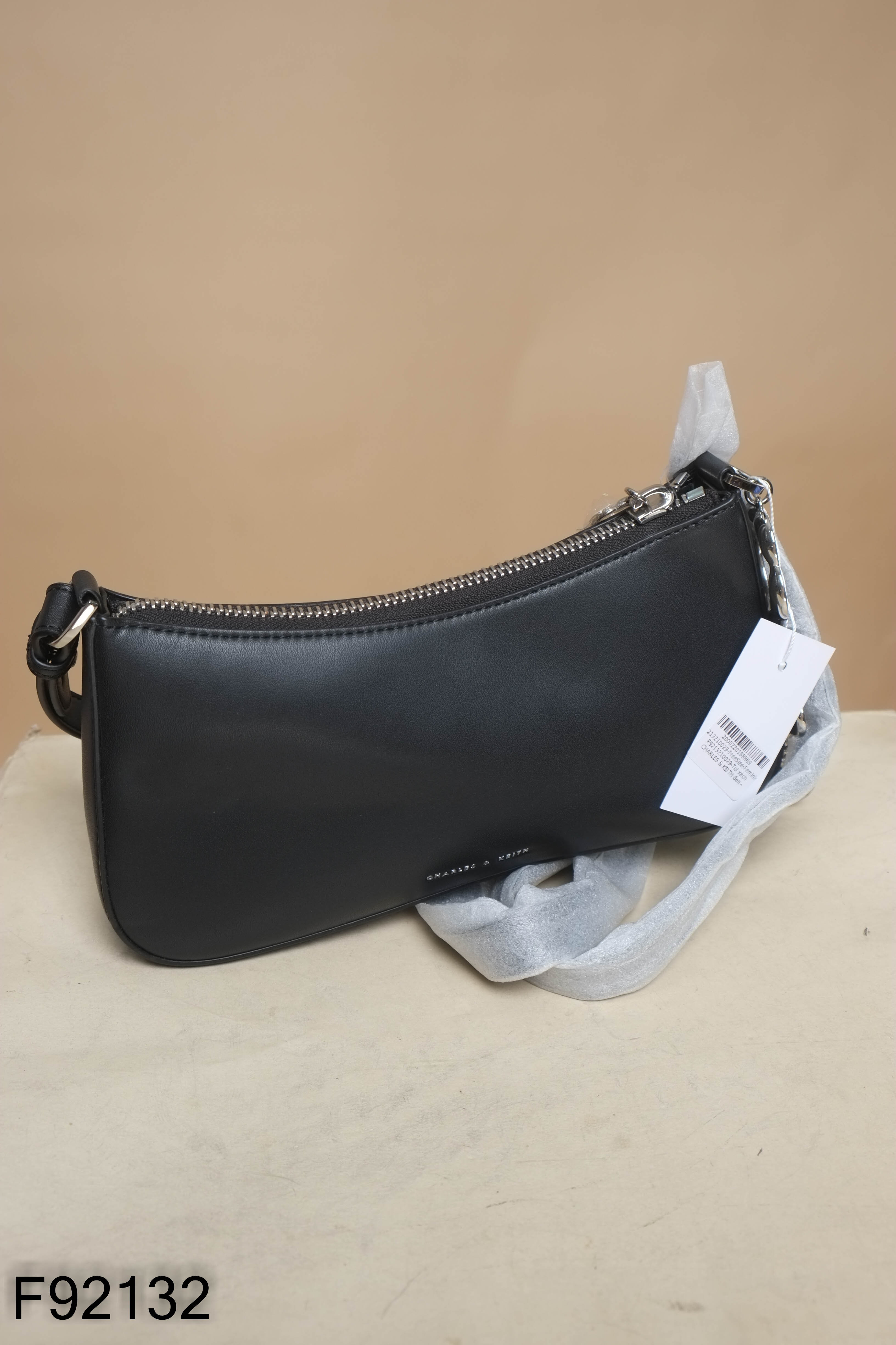Túi xách CHARLES & KEITH đen