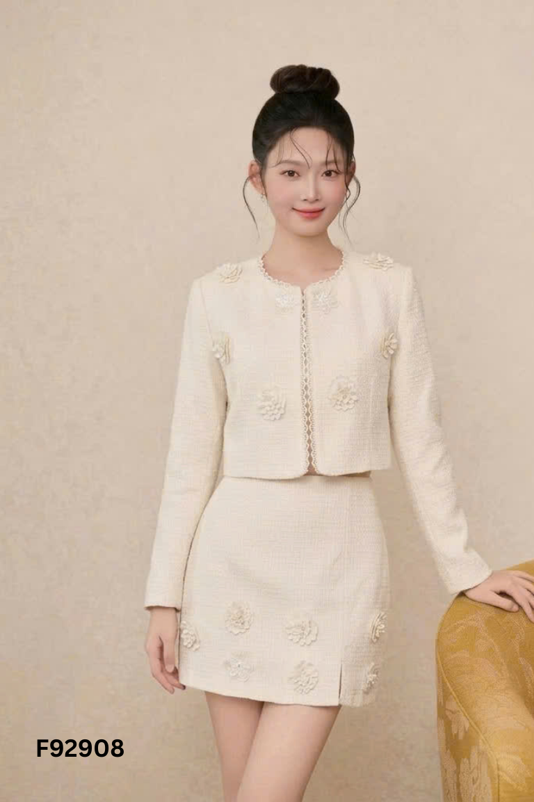 Set váy dạ be hai dây + áo khoác dạ