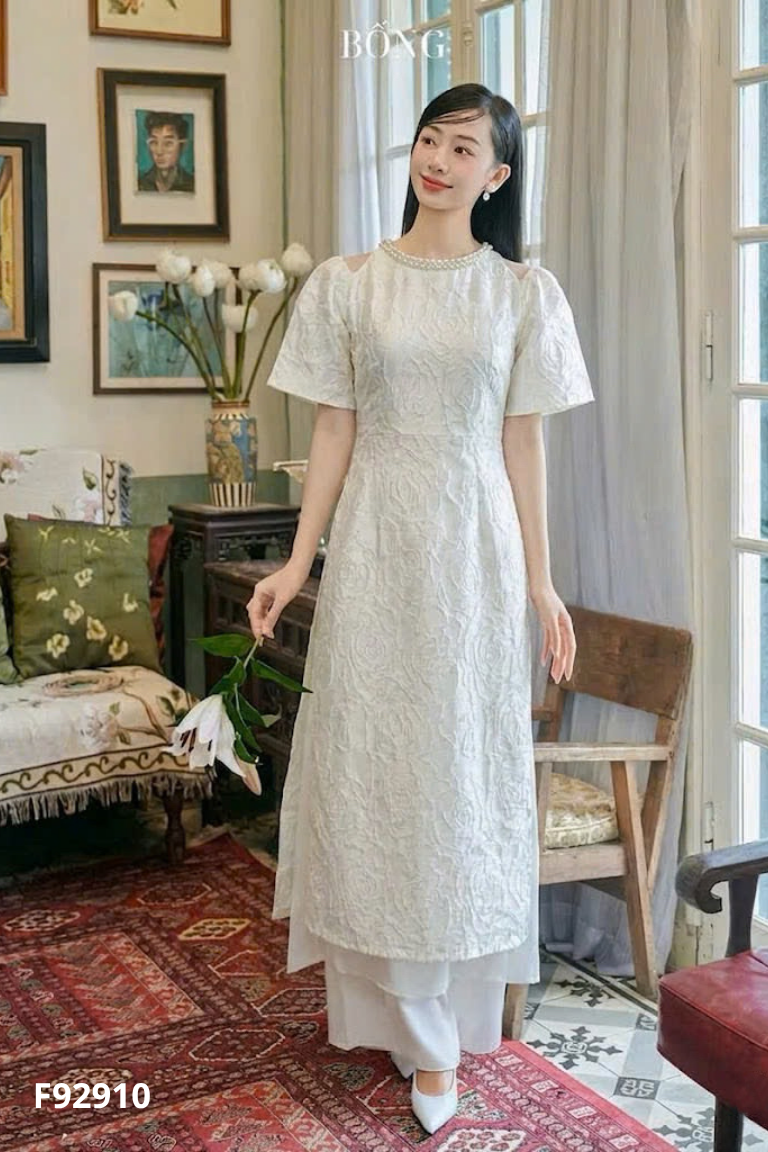 NEWTAG Set Áo dài be cổ đính ngọc + quần