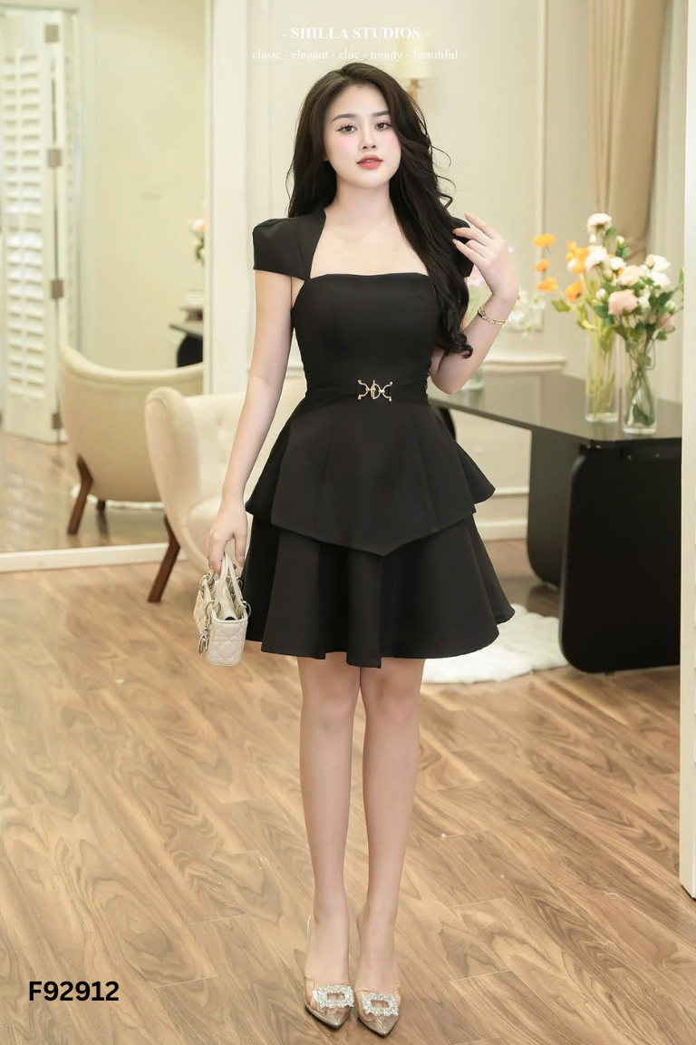 Set áo đen kèm choàng vai + chân váy ngắn