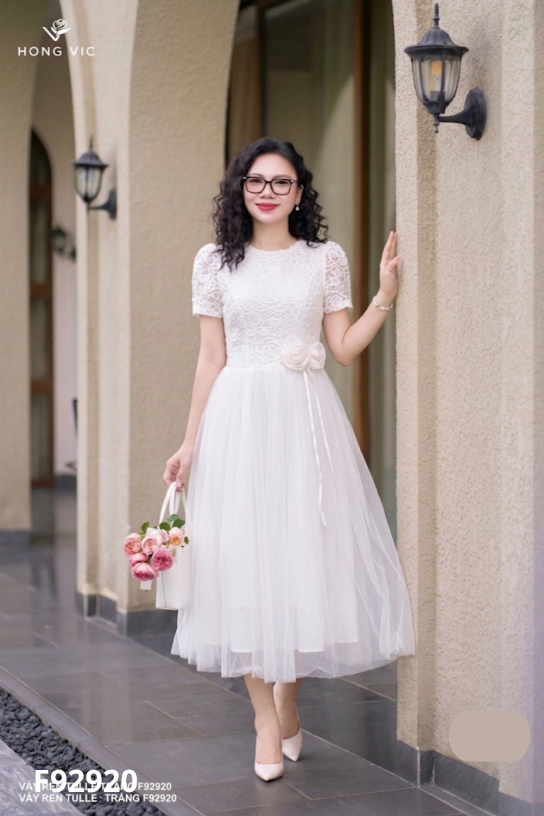 Váy kem ren lưới
