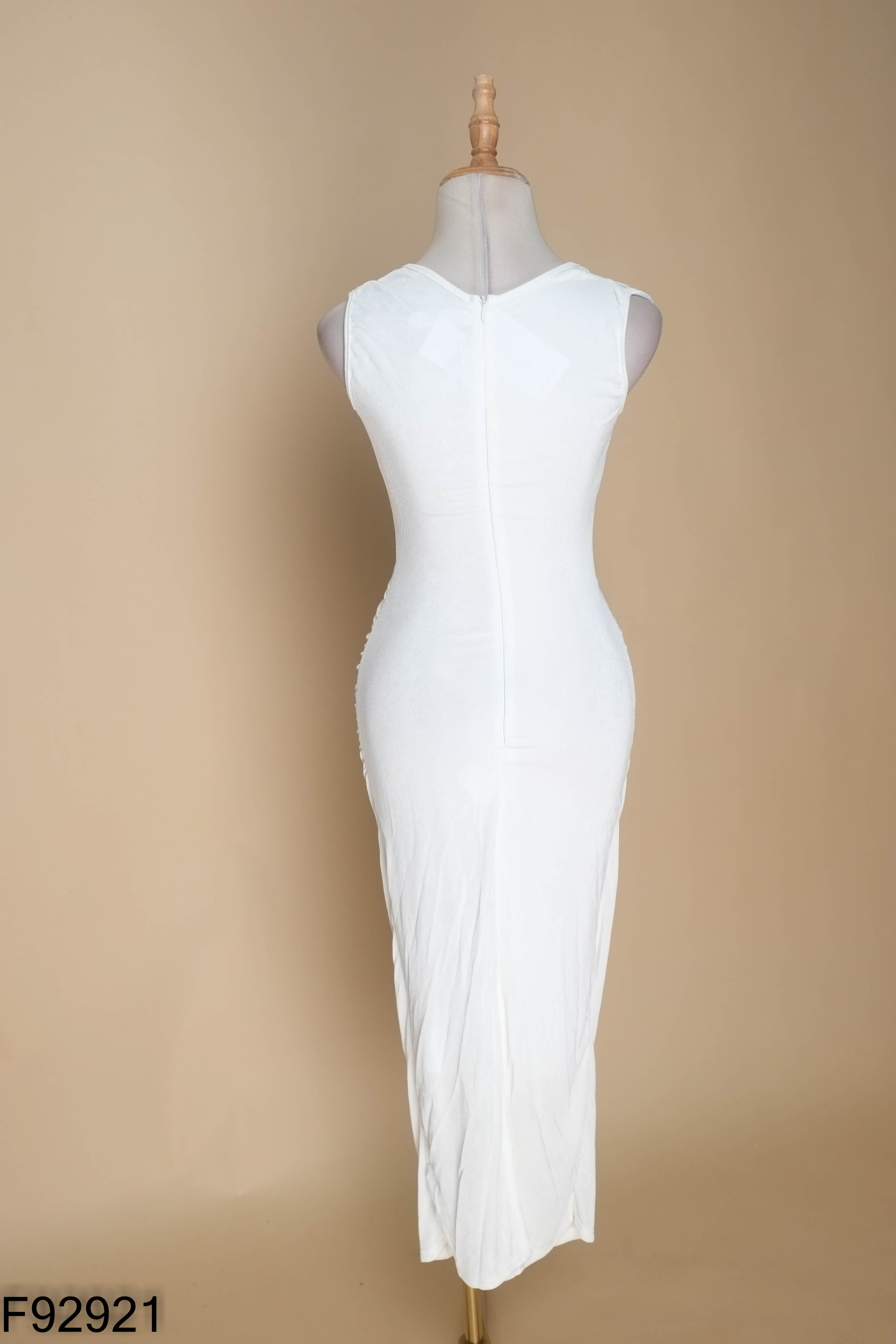 Váy GOBI trắng body sát nách
